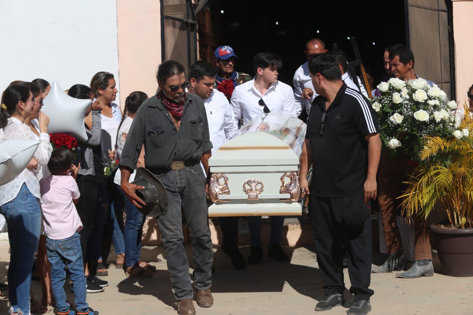 $!‘Vuela alto’: la despedida de Aimé Joanna en su pueblo en Concordia