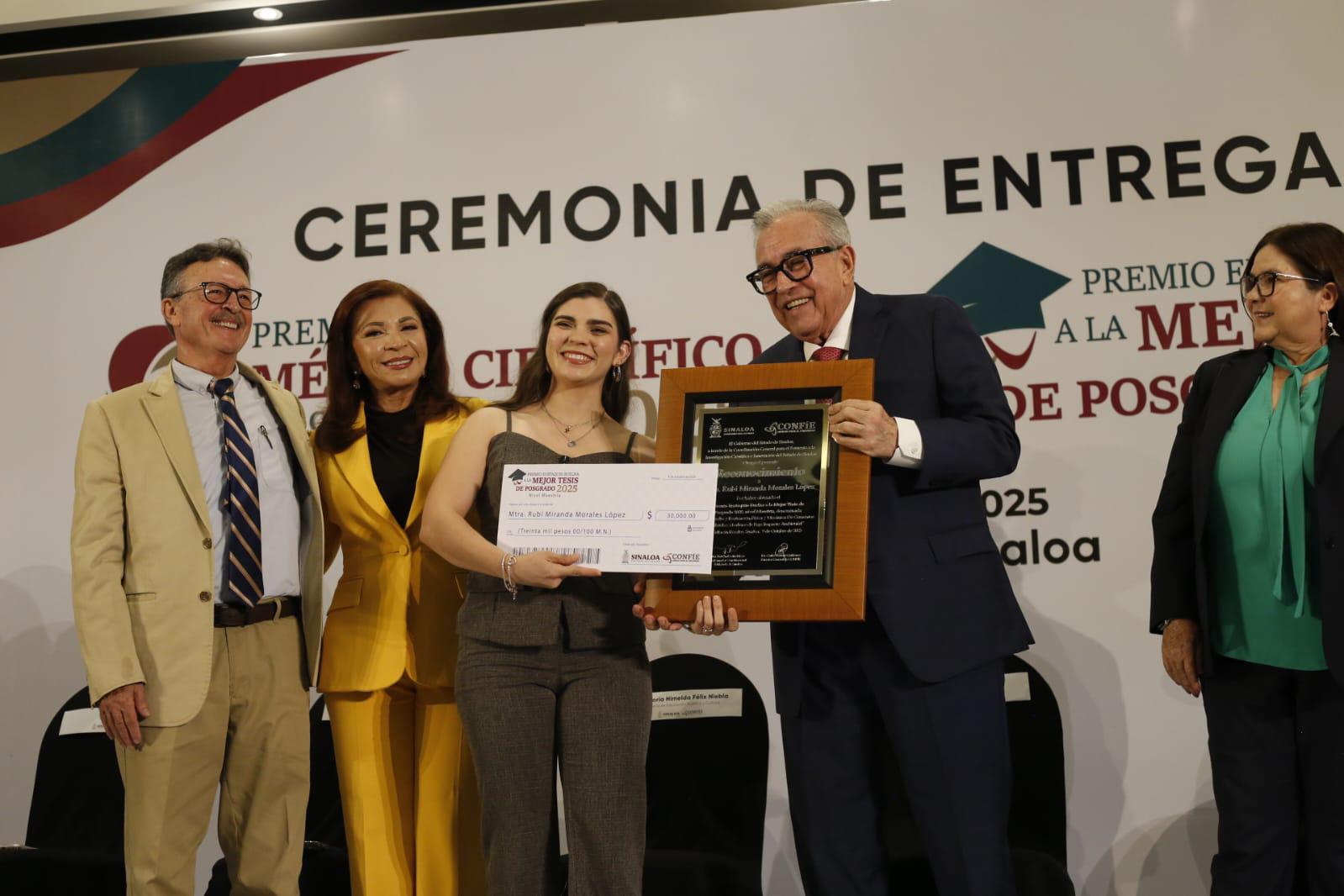 $!Reconocen a José Basilio Heredia con Premio al Mérito Científico ‘César Abelino Ordorica Falomir’