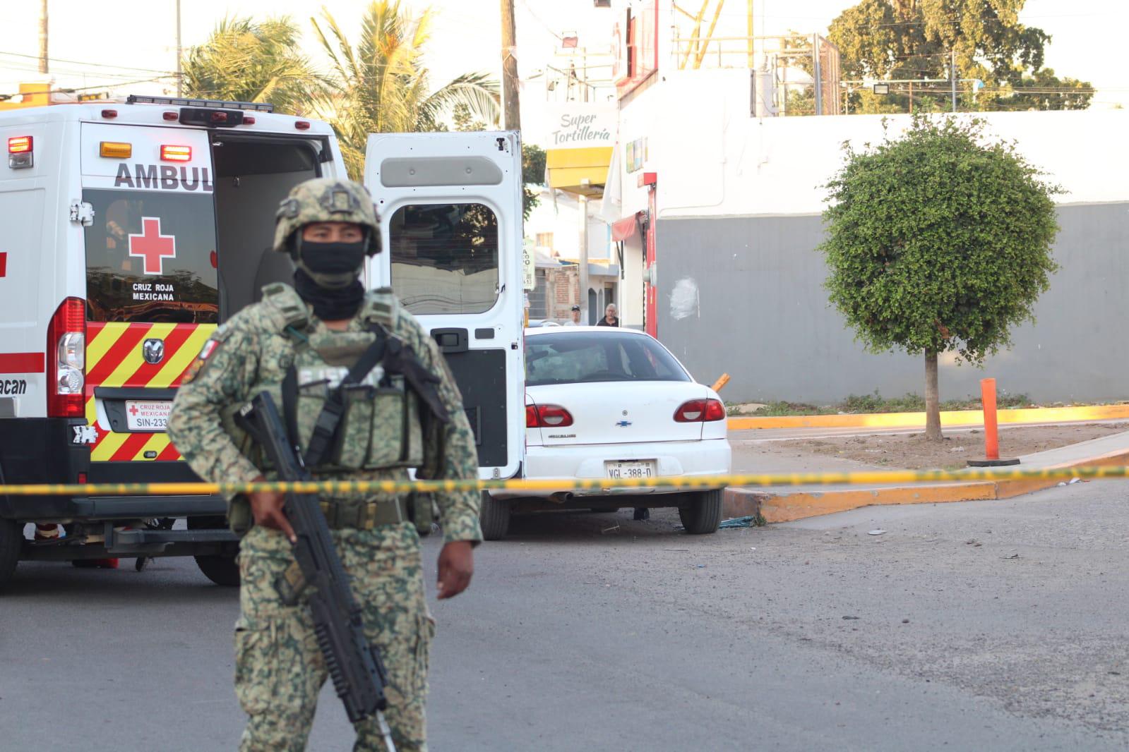 $!Una persona sin vida y una mujer herida deja ataque armado en Villa Bonita, al sur de Culiacán