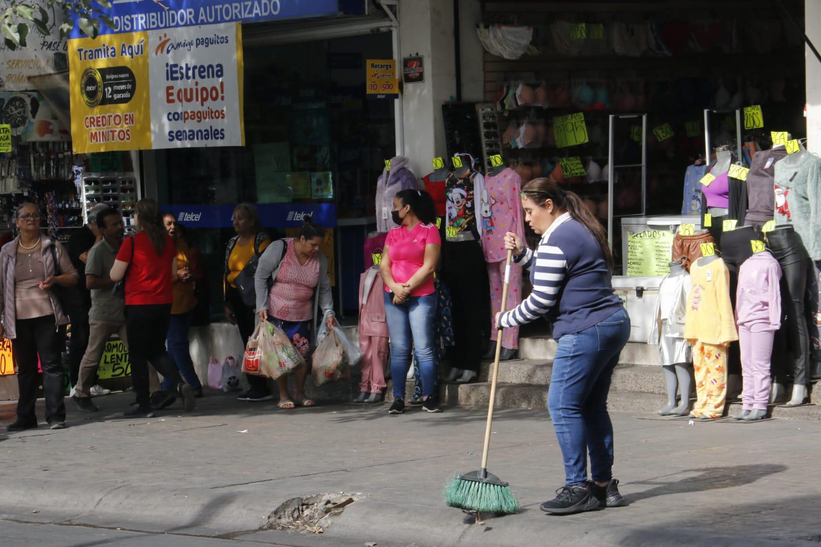 $!Ventas de diciembre en el Centro de Culiacán no dejan buenos números: comerciantes