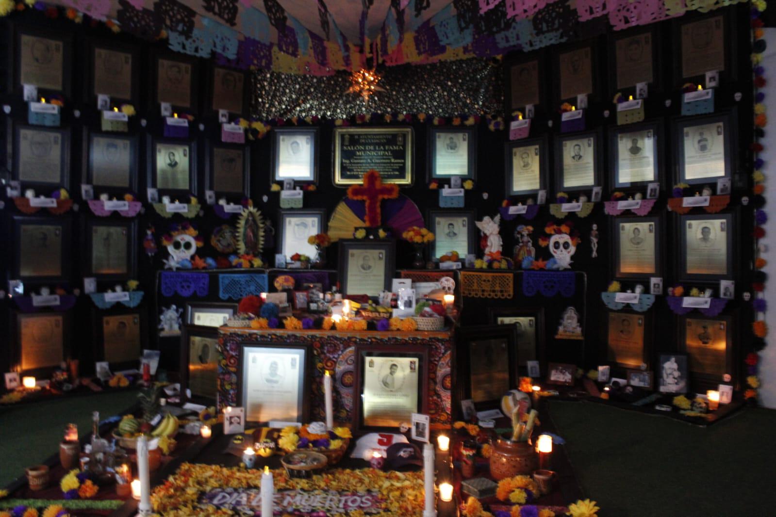 $!Presentan Altar de Muertos de los Inmortales del Salón de la Fama de Culiacán
