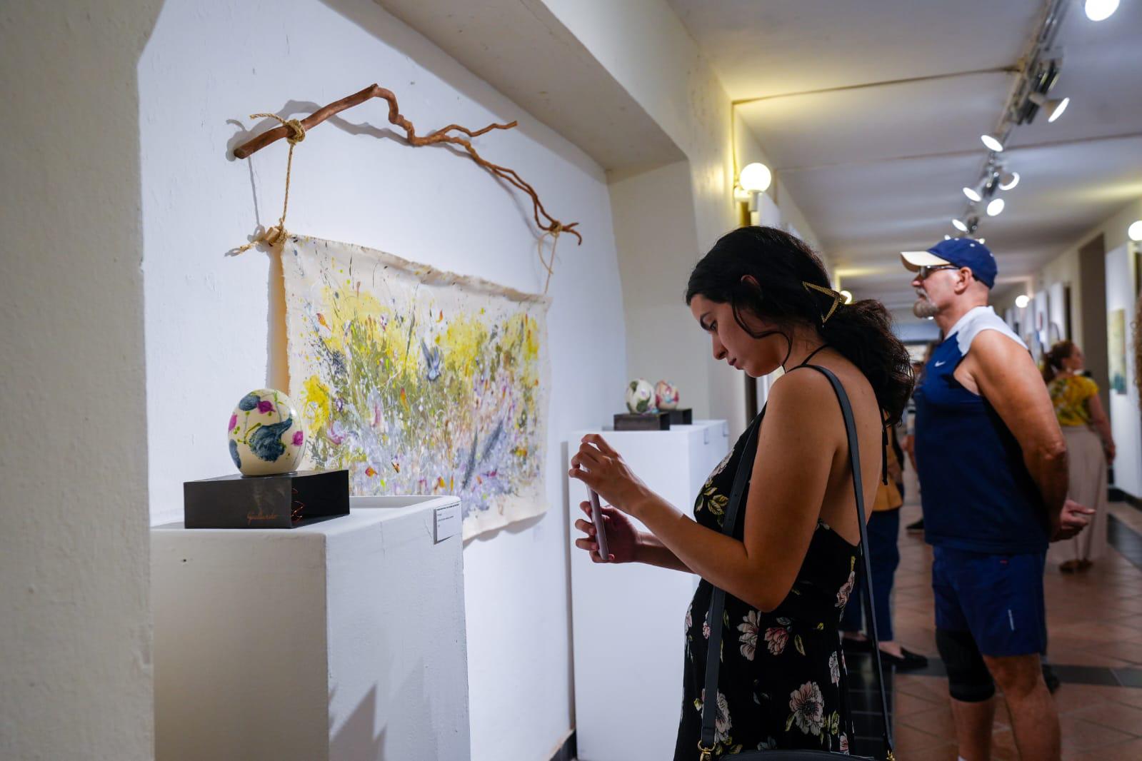 $!La exposición comprende más de 30 piezas, que incluyen pinturas, esculturas y objetos únicos.