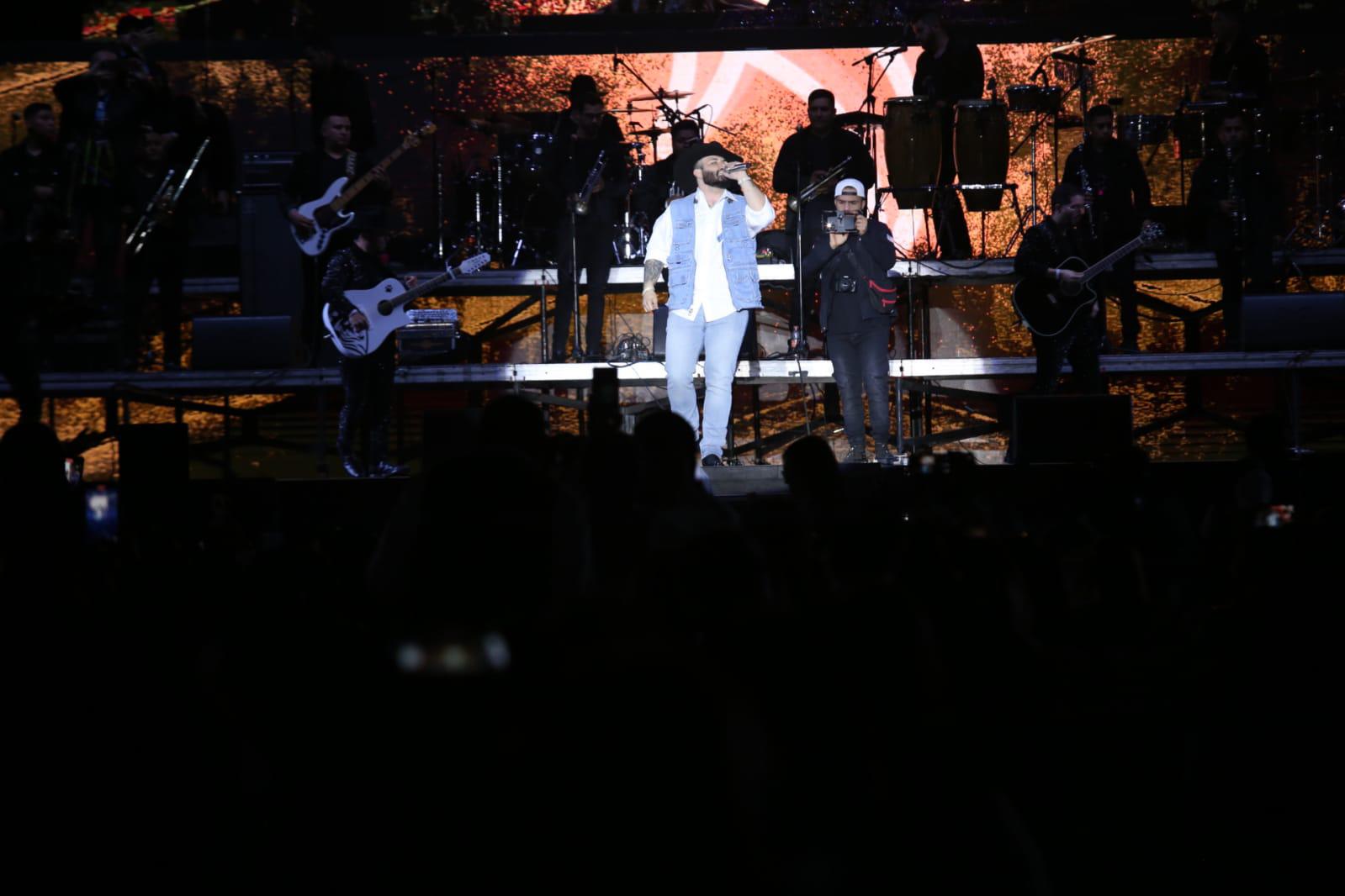 $!Coronan a Obed Ibarra como el Rey del Carnaval de Mazatlán 2022