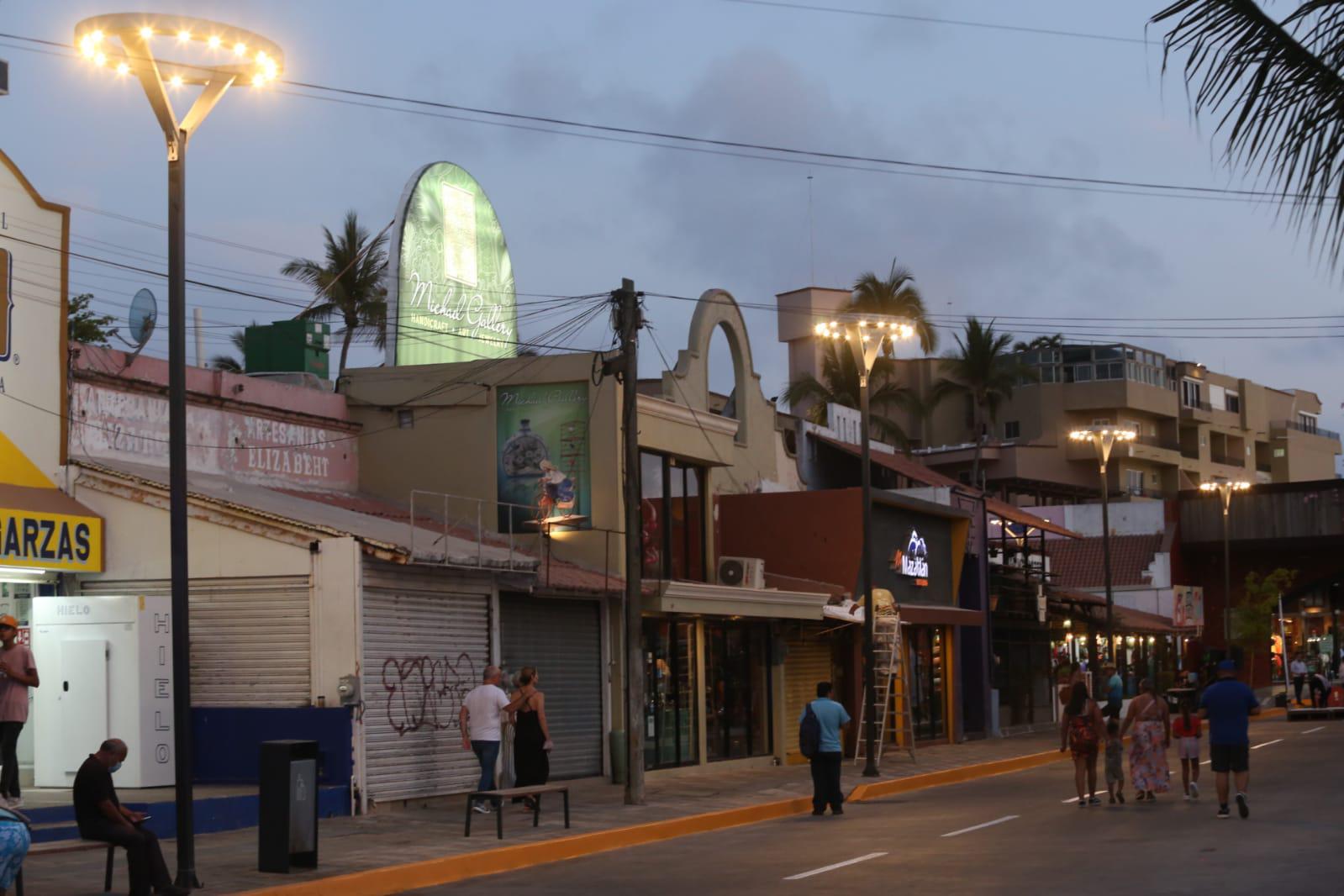 $!En la Zona Dorada inauguran rehabilitación de la Avenida Playa Gaviotas y otras vialidades