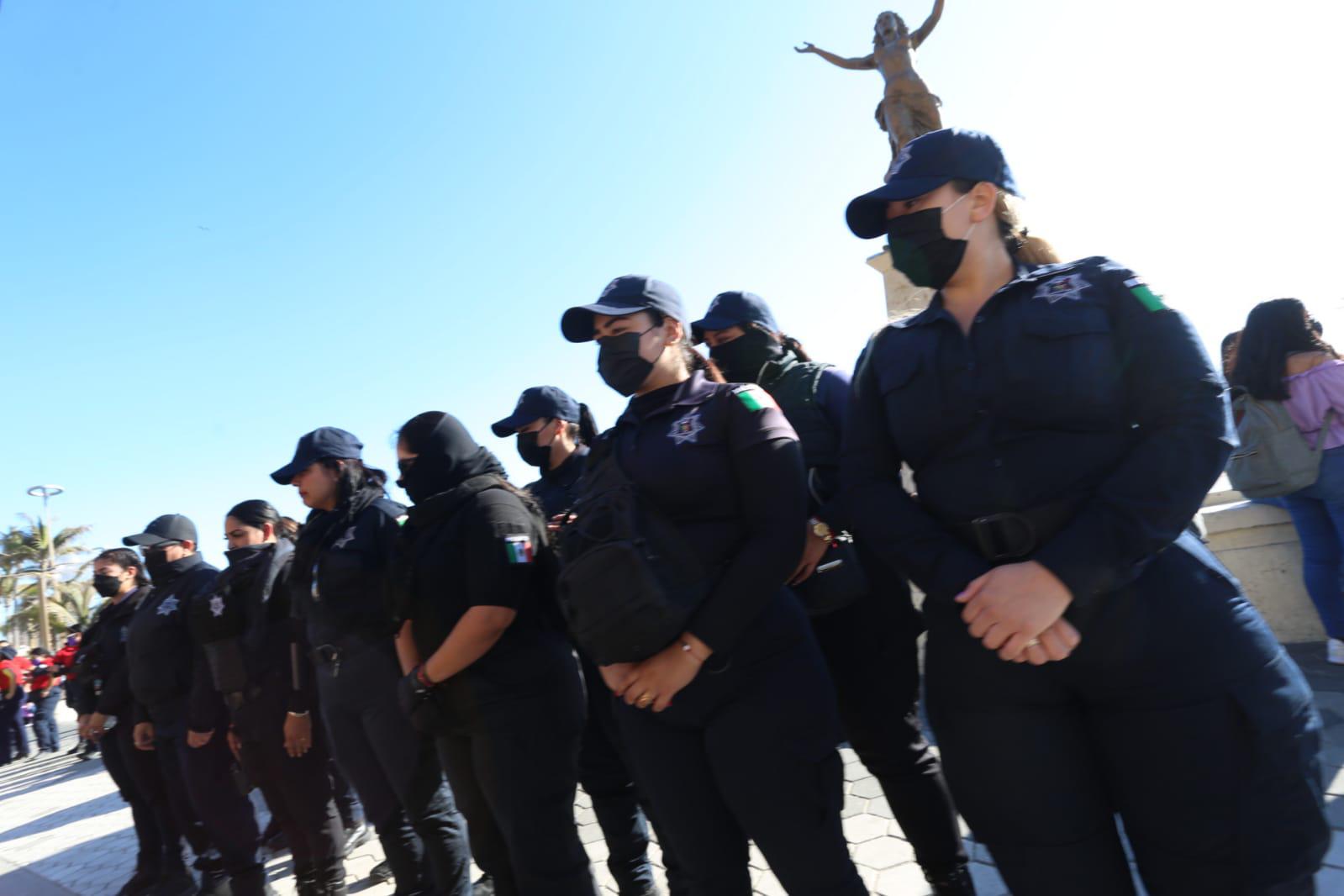 $!Mazatlecas exigen durante el 8M frenar la violencia de género