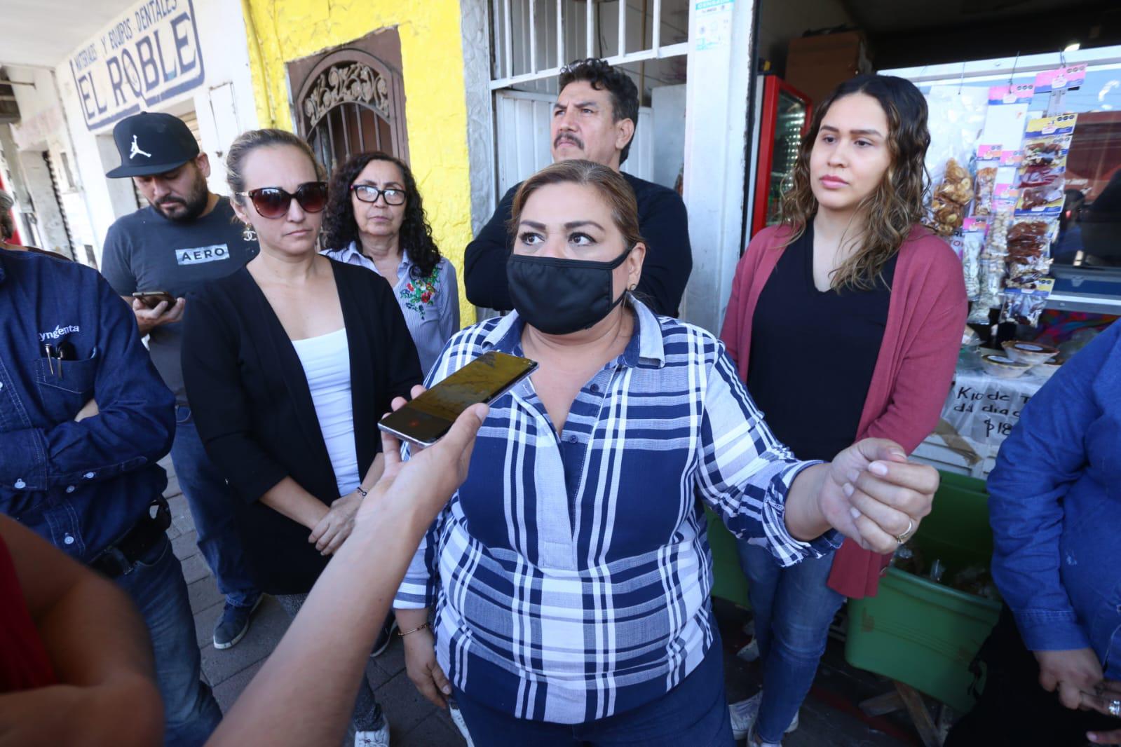 $!Denuncian que ya las ventas han bajado debido a la prohibición de estacionarse.