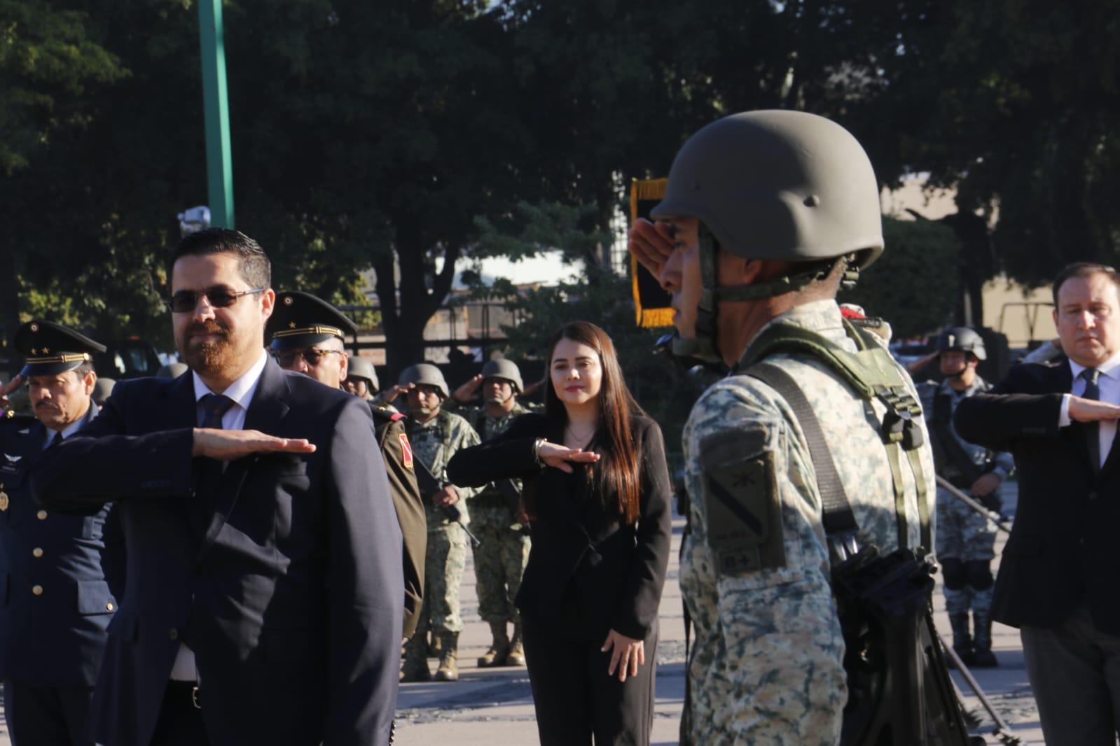 $!Izan bandera en Culiacán por el 111 aniversario luctuoso de Francisco I. Madero
