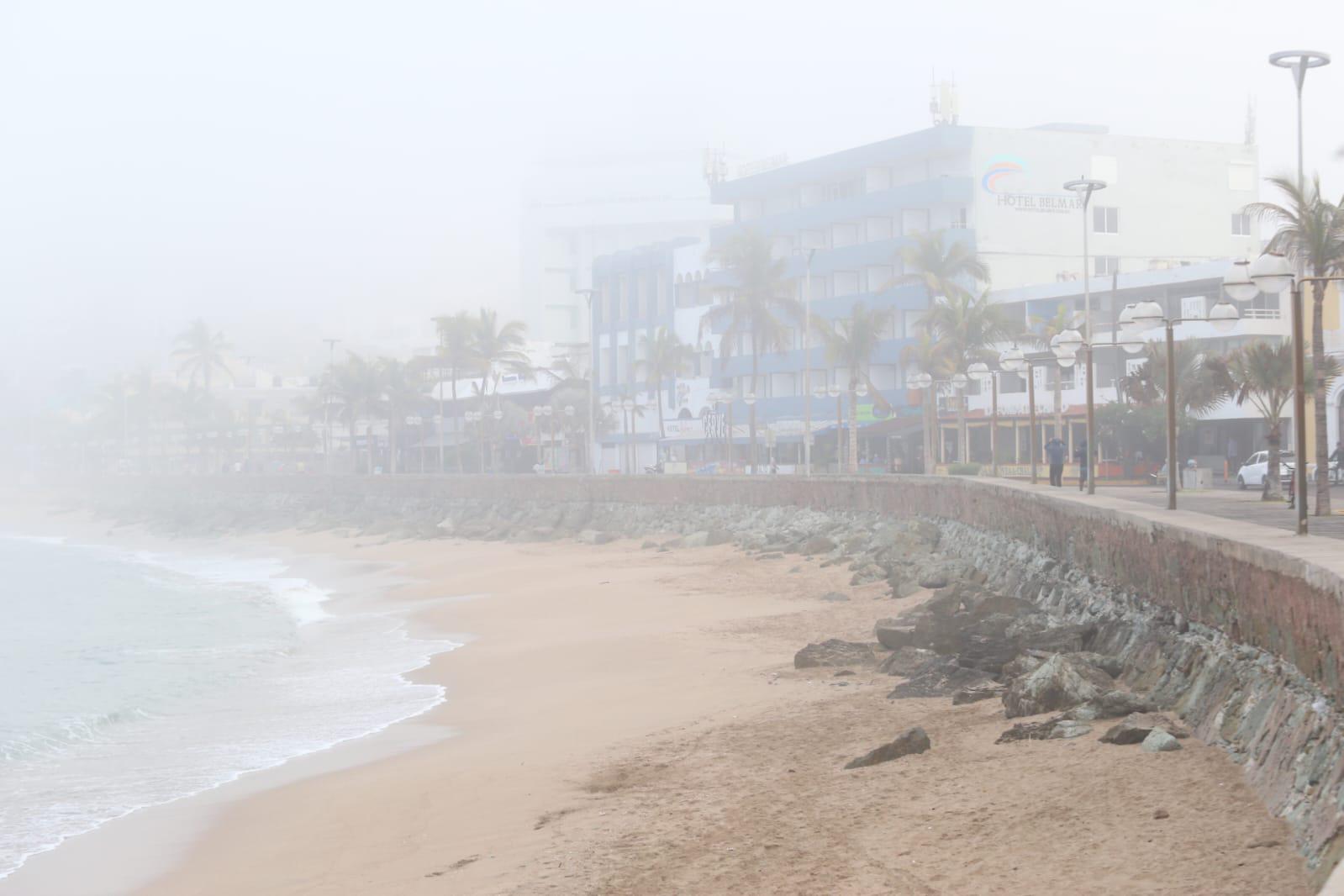 $!Neblina cubre a Mazatlán la mañana de este martes