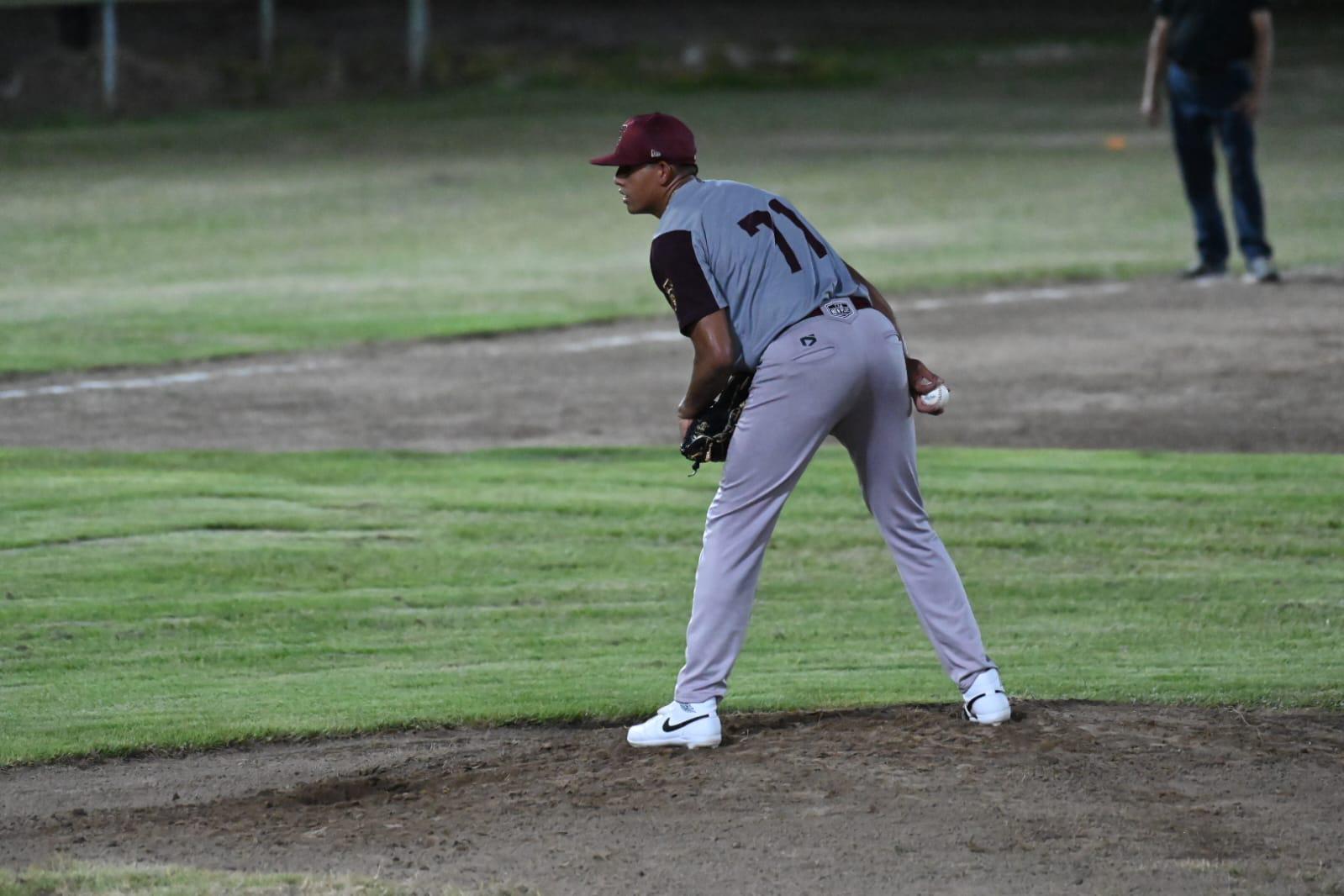 $!Pedro Reyes brilla en la lomita y Albert Lara conecta HR en duelo de Tomateros ante Cañeros