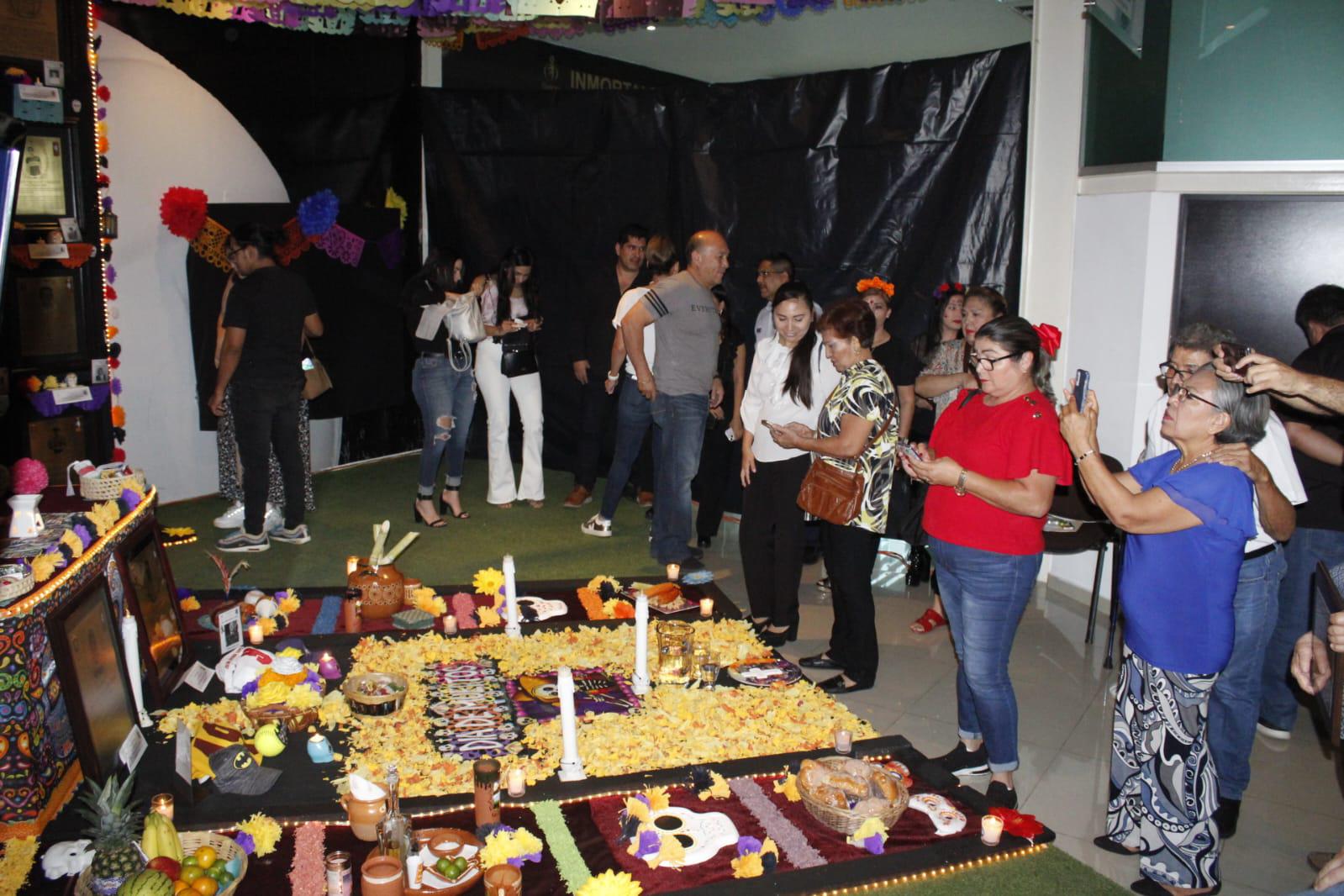 $!Presentan Altar de Muertos de los Inmortales del Salón de la Fama de Culiacán