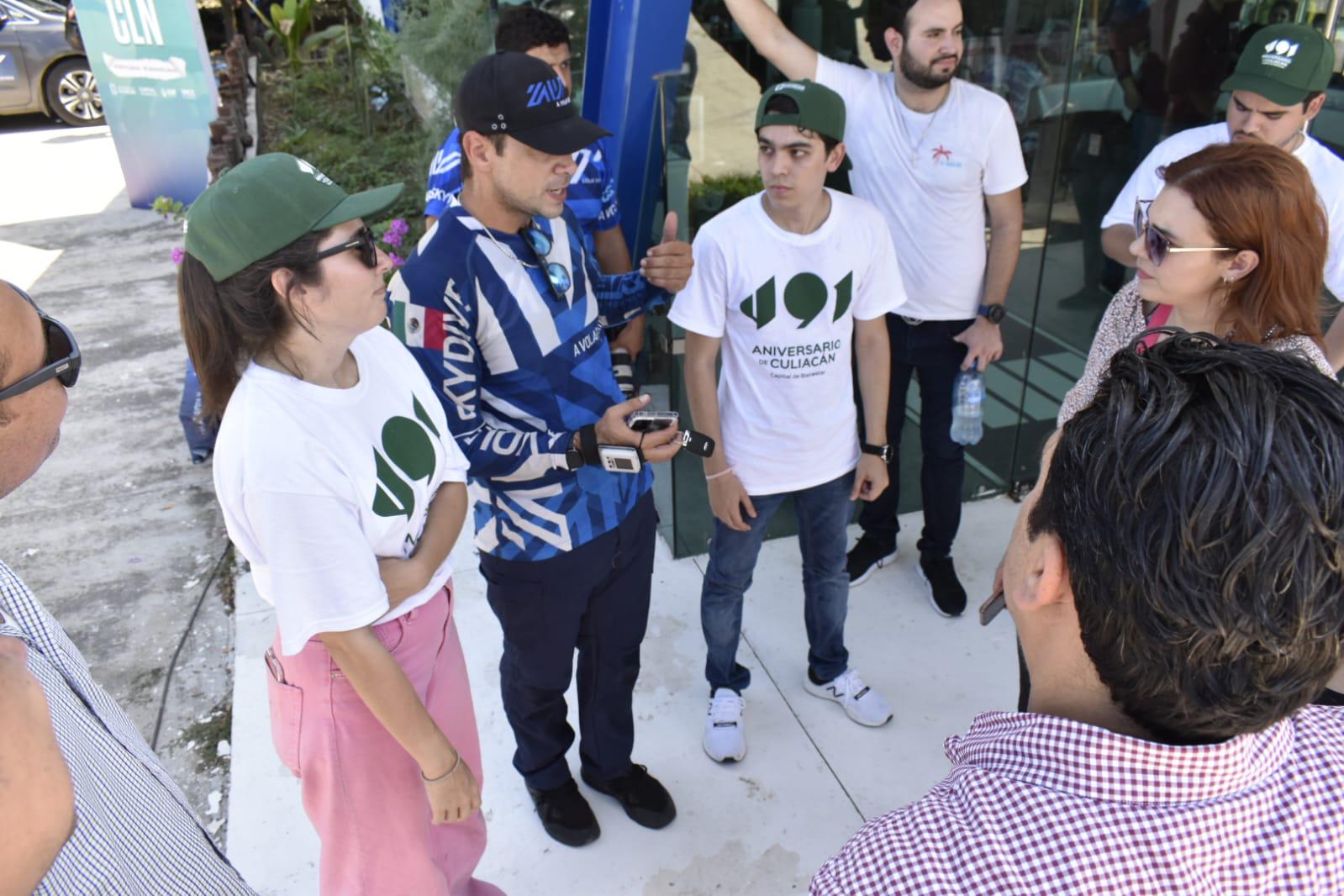 $!Con 150 saltos en paracaídas Culiacán festeja el 491 aniversario de su fundación