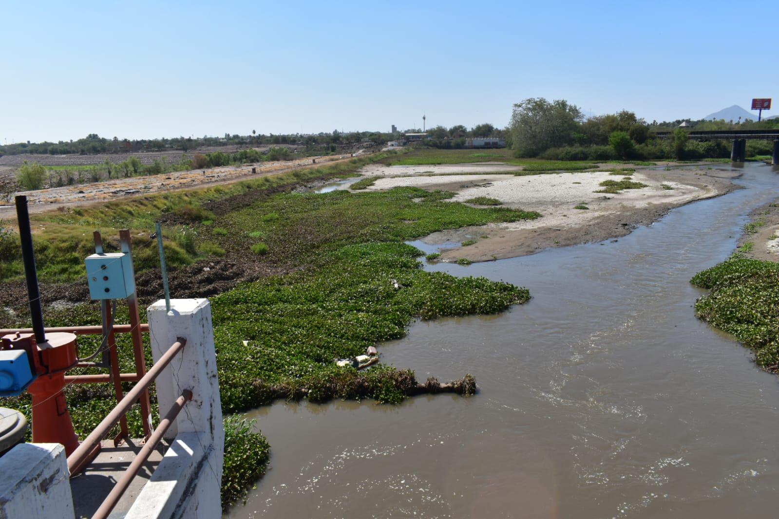 $!Comienzan a descender los niveles de agua del Río Culiacán
