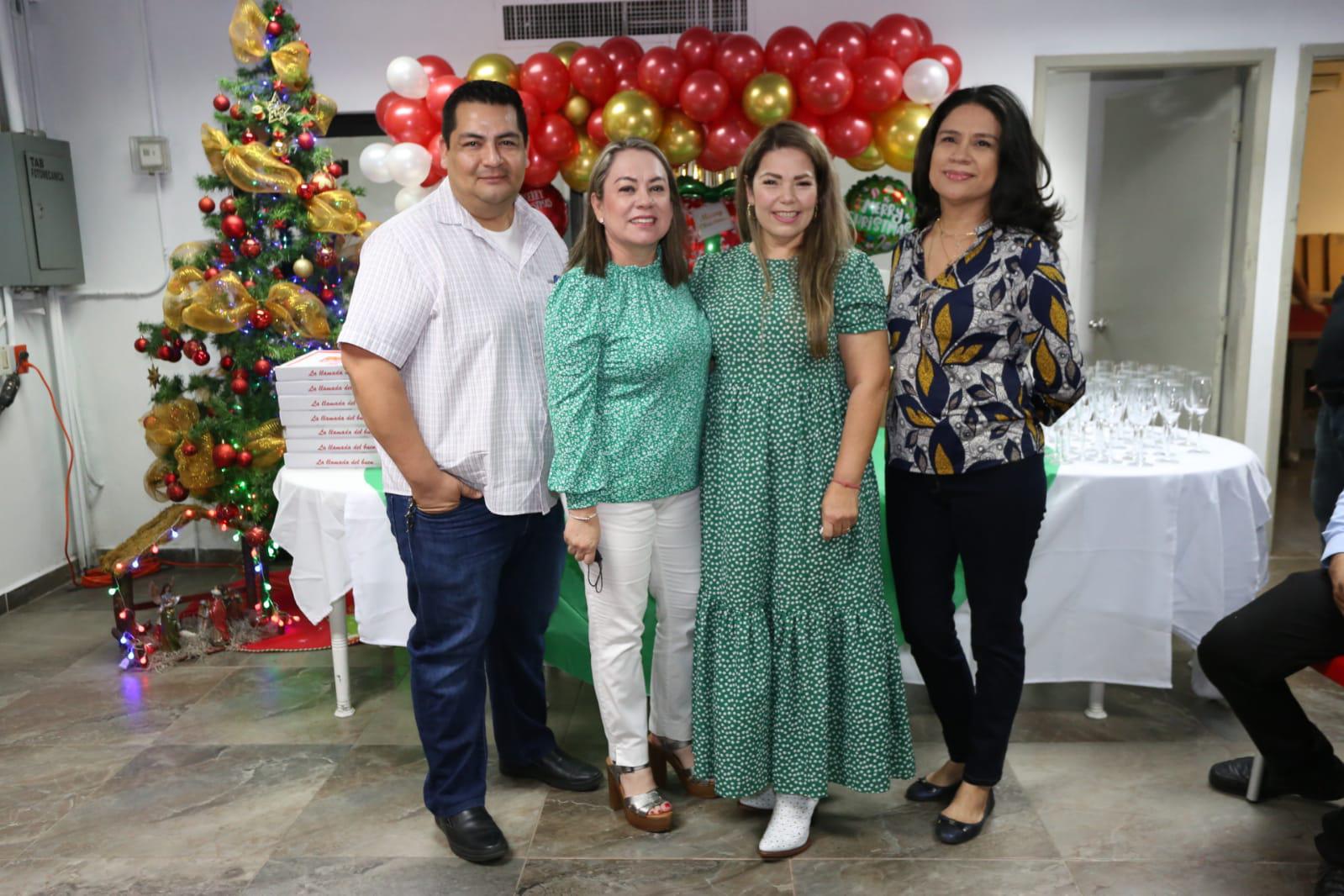 $!Arturo Arvizu, Elva Aguirre, Elizabeth Peraza y Guillermina García.