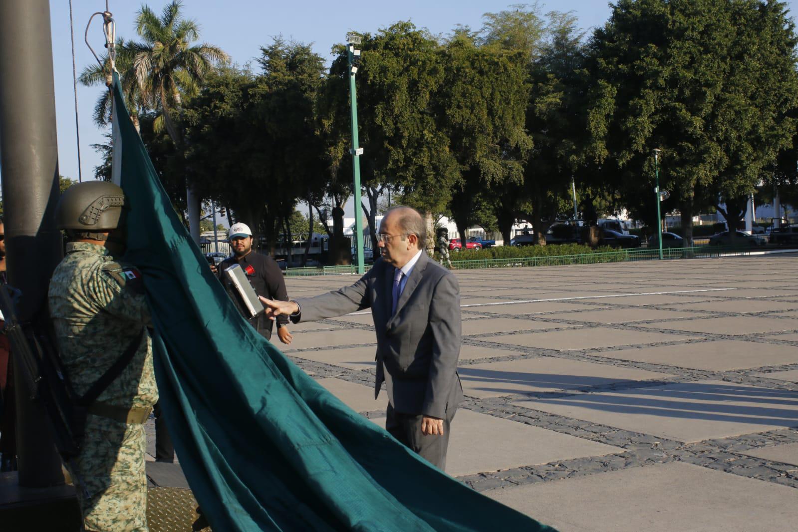 $!Gobierno de Sinaloa rinde homenaje a la Fuerza Aérea Mexicana