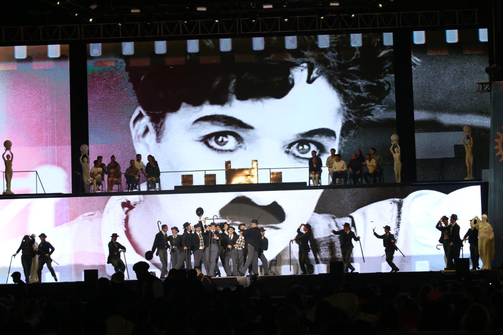 $!Ivanna Matamoros es coronada como Reina de los Juegos Florales del Carnaval de Mazatlán 2022