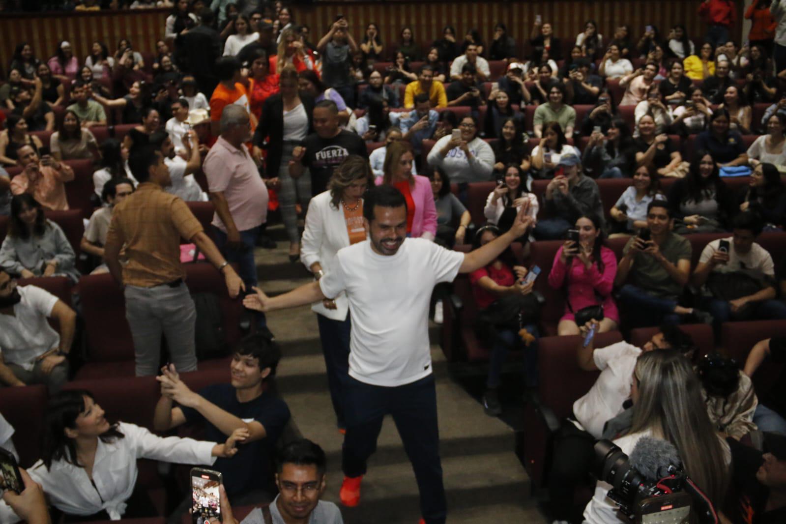 $!Álvarez Máynez ofrece respaldo a la UAS ante lo que califica como acoso por el Gobierno