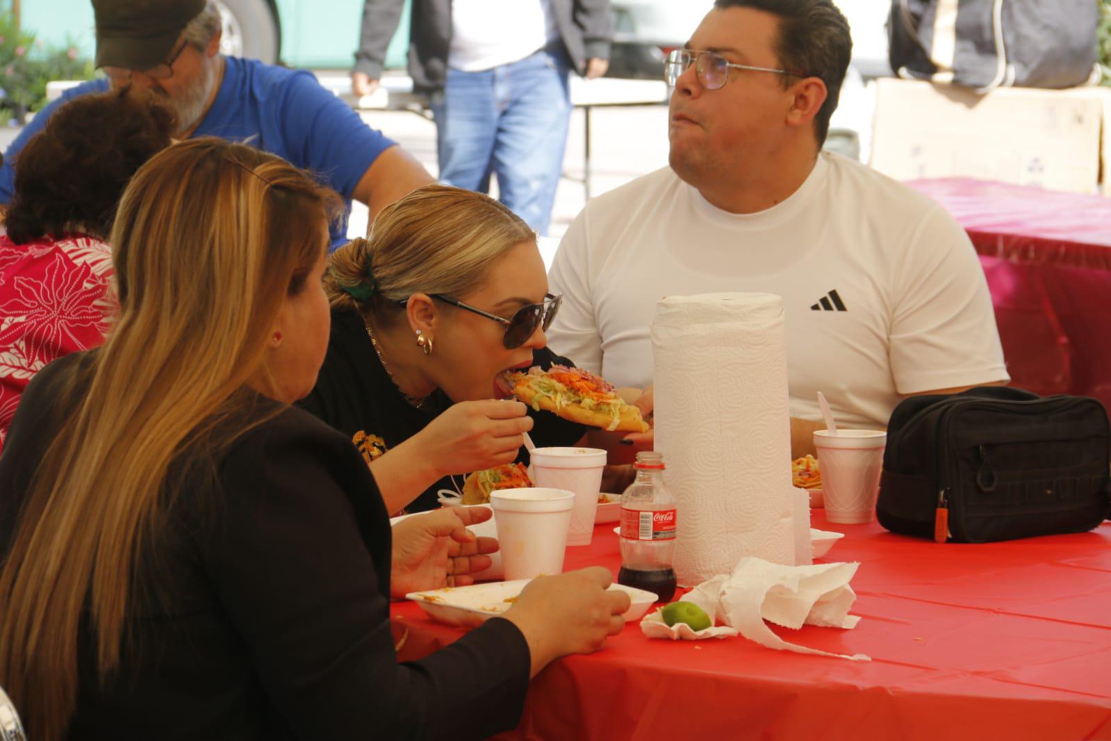 $!Familias disfrutan del sabor de Escuinapa.