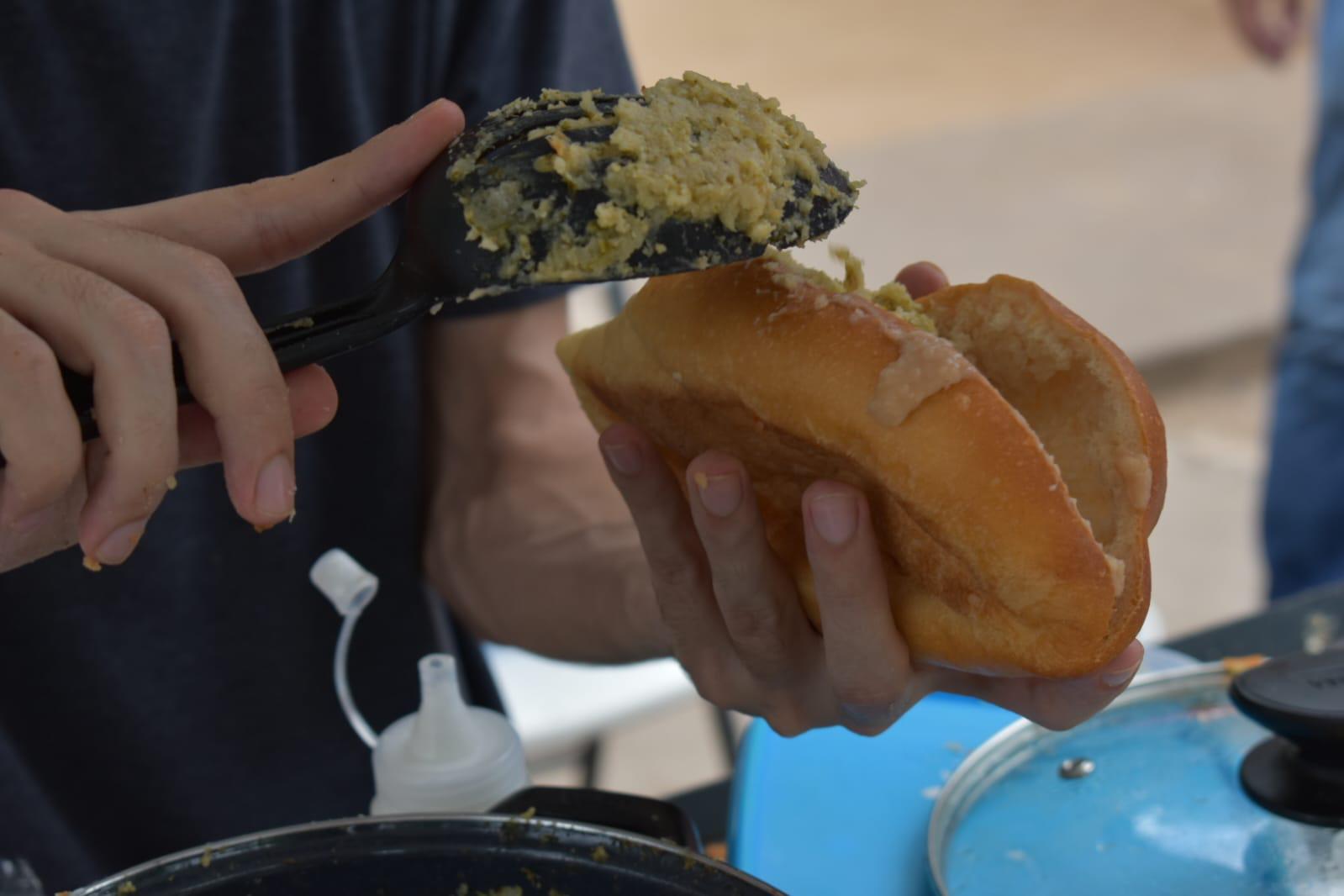 $!Llega el sabor chilango a Culiacán: Hernán abre puesto de tortas de chilaquiles