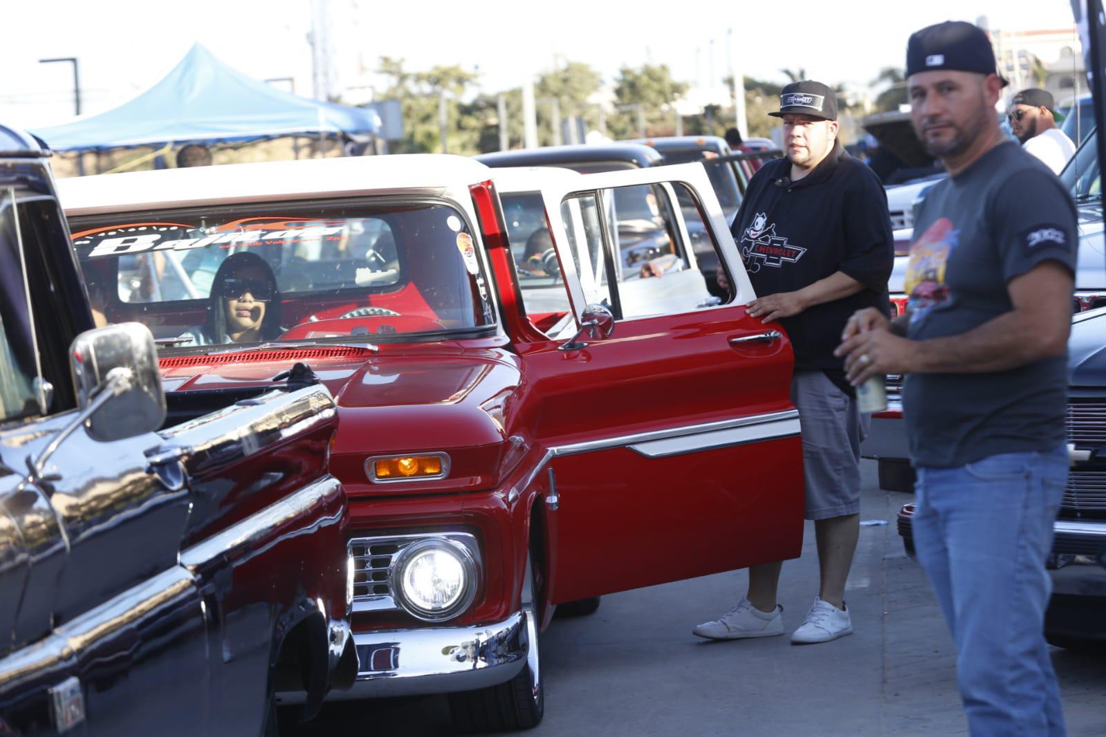 $!Mazatlecos gozan con desfile de la Semana de la Troca