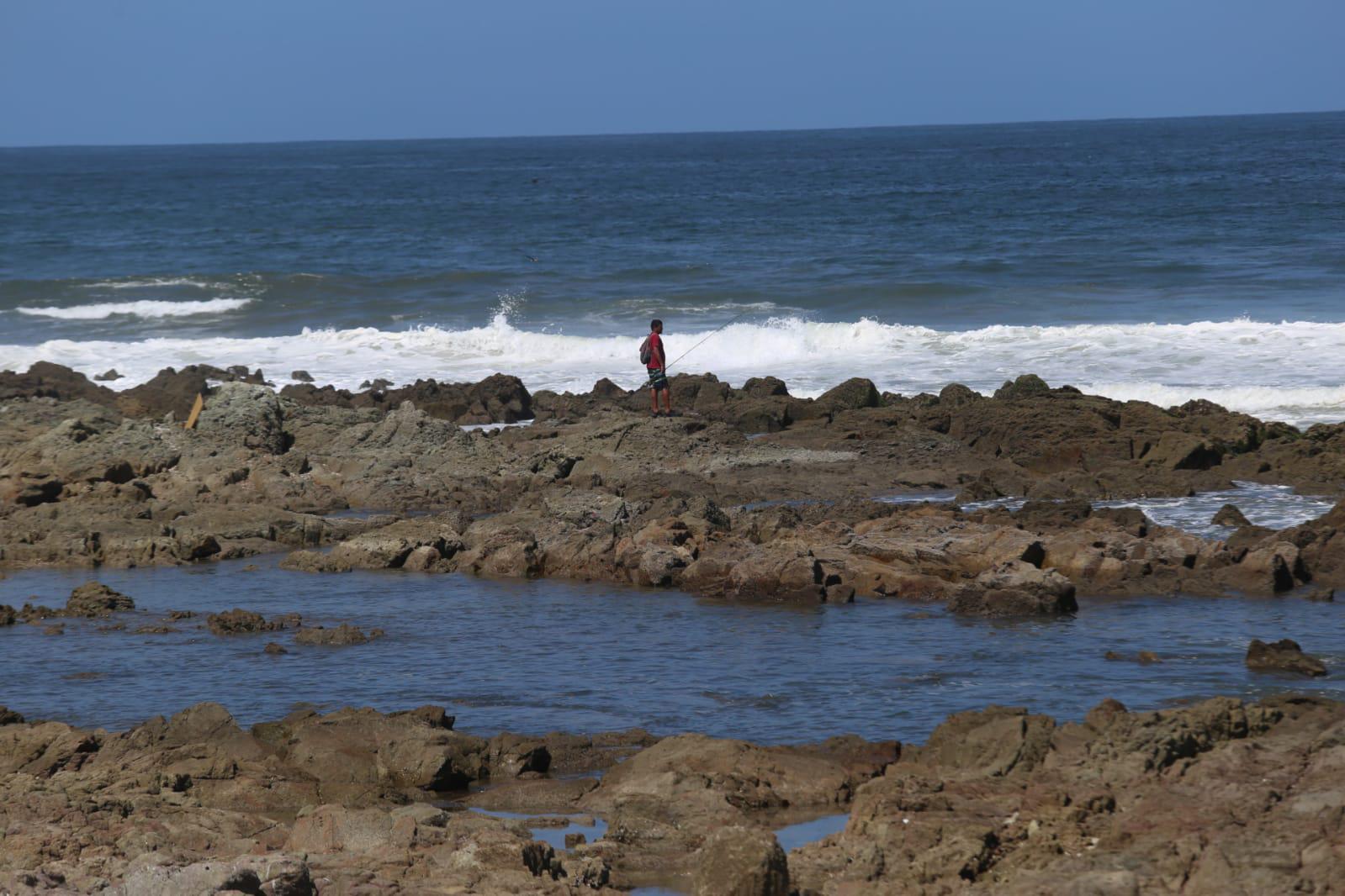 $!En Mazatlán alertan para este viernes mar de fondo