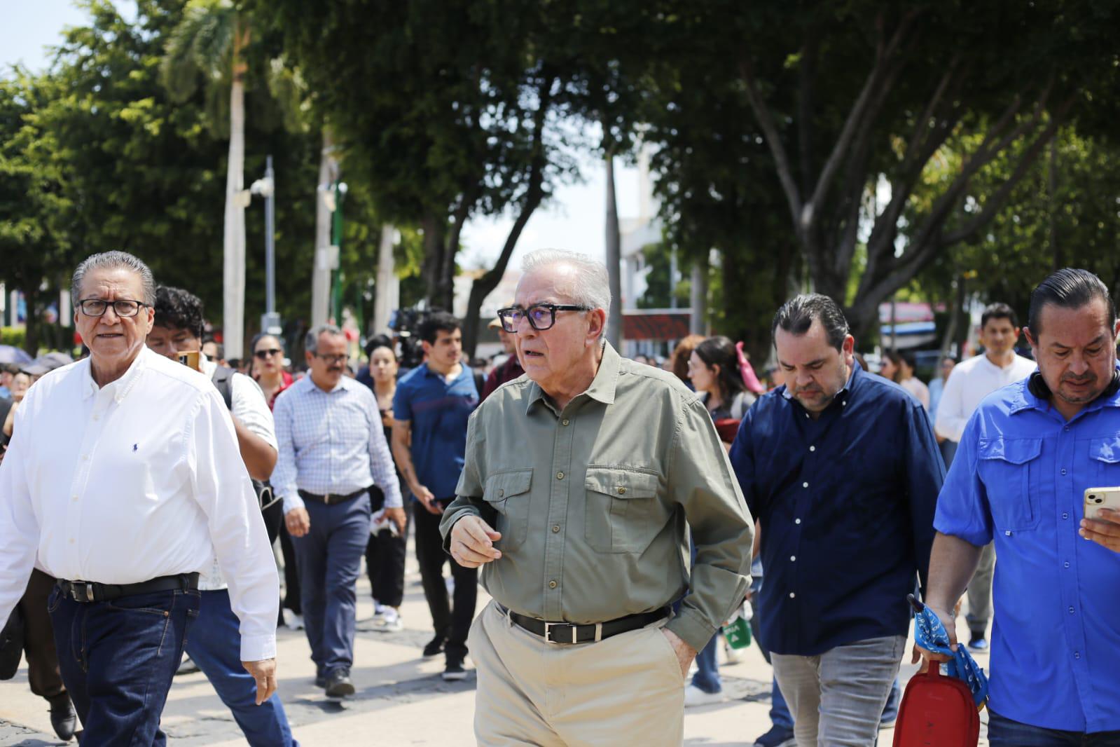 $!Evacuan Palacio de Gobierno de Sinaloa en 6 minutos y 35 segundos por simulacro nacional de sismo