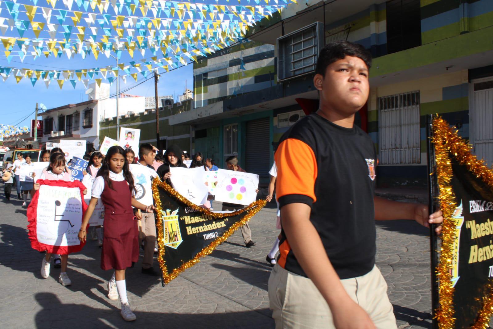 $!Desfilan en Rosario para promover la inclusión de personas con discapacidad