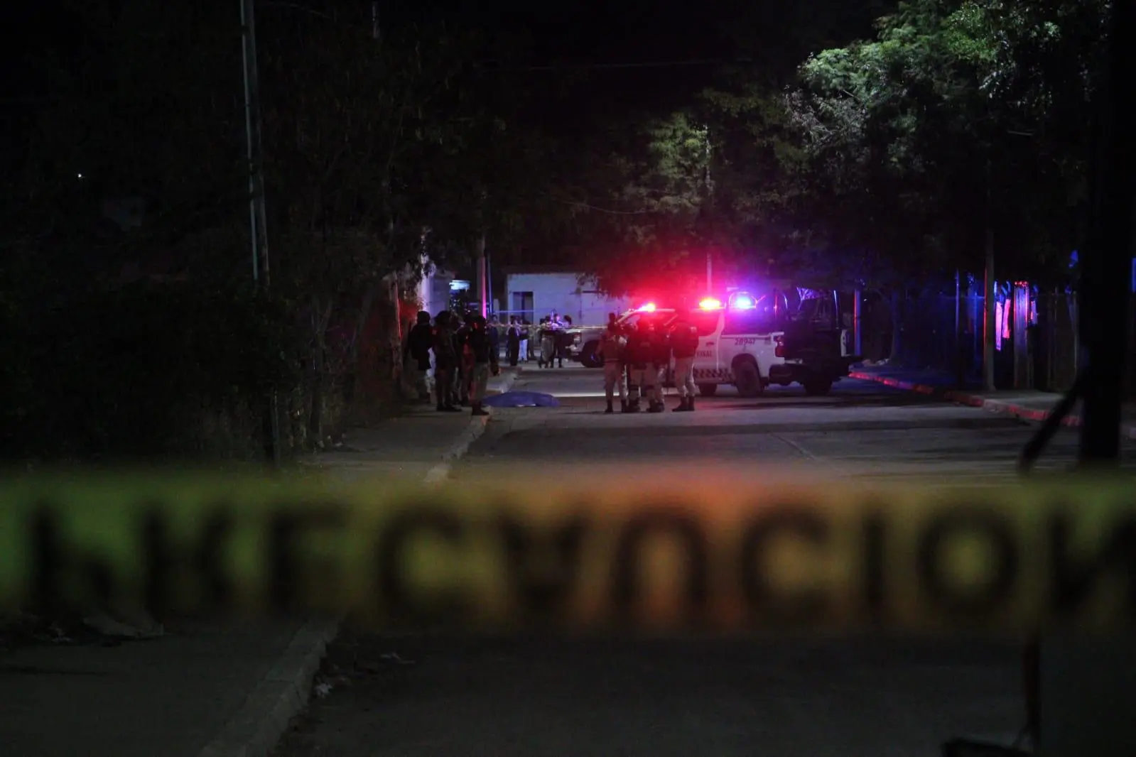 $!Asesinan a tiros a hombre junto a unidad deportiva y escuela en Loma de Rodriguera, en Culiacán