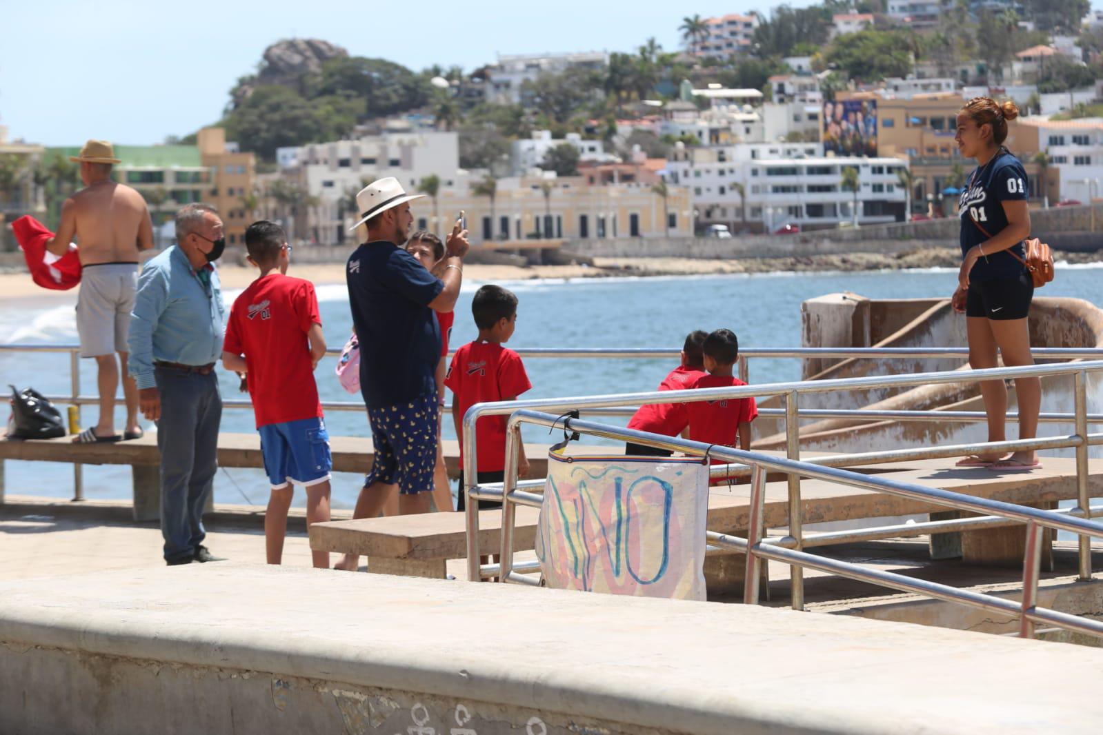 $!Se dejan venir turistas a disfrutar de Mazatlán
