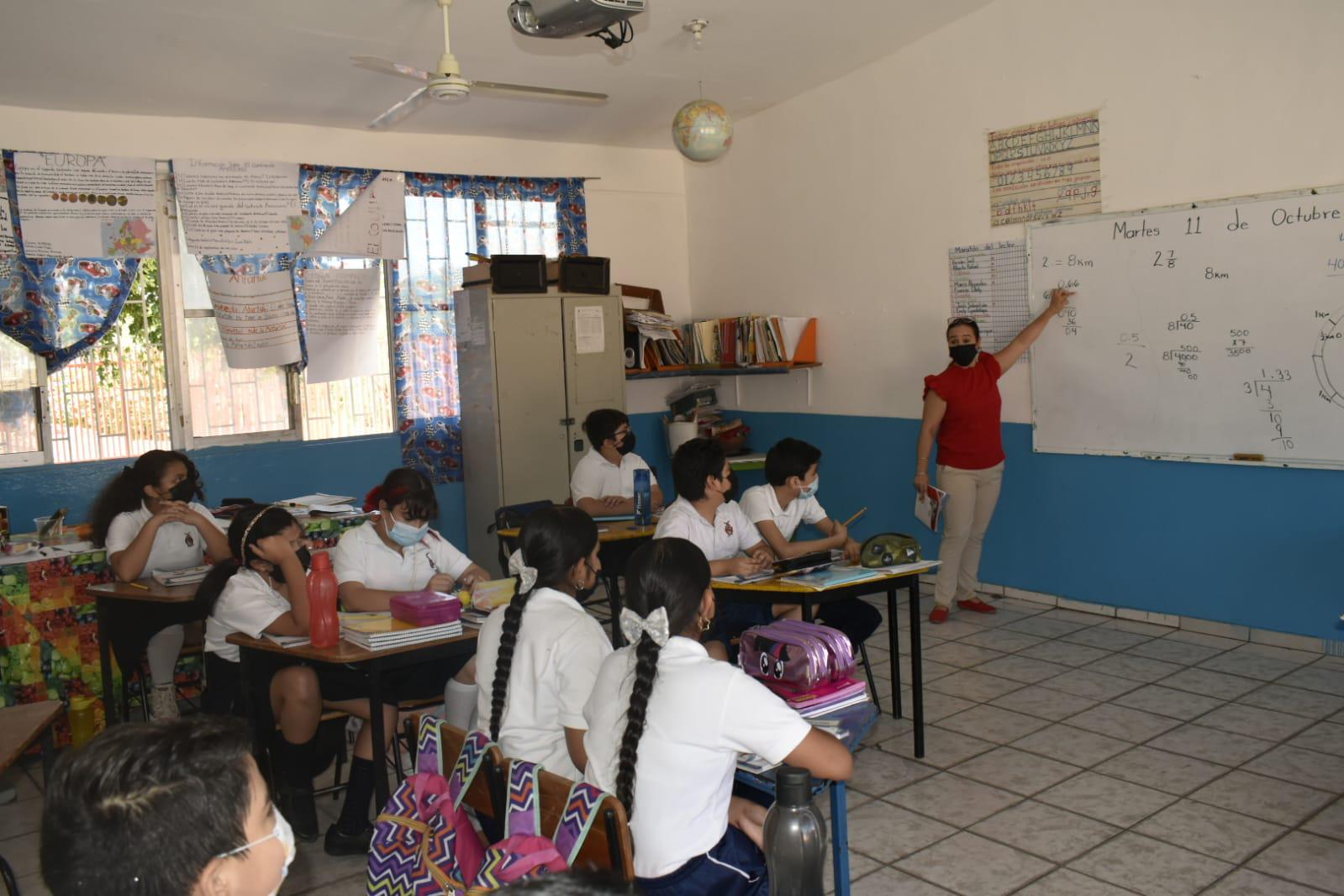 $!En el Vallado, primaria trabaja sin luz después de que transformador se averió, en Culiacán