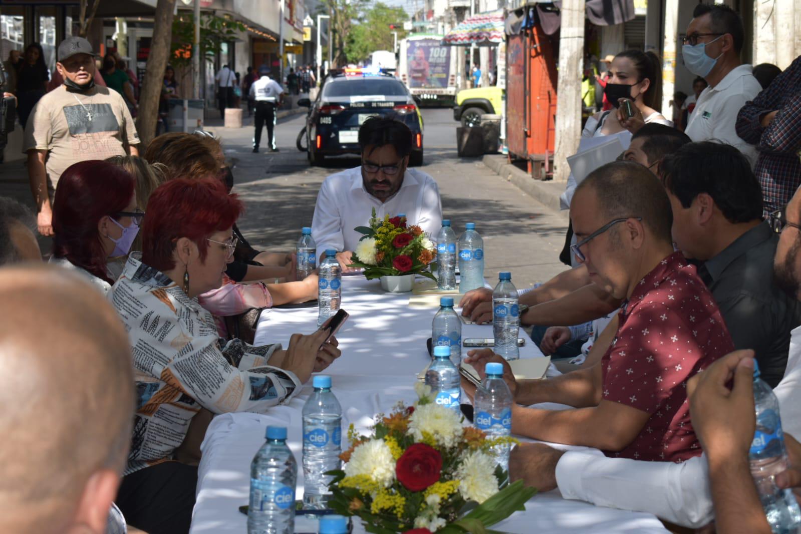 $!Alcalde se compromete a liberar las calles del centro; revisará el regreso del CEPROFIES