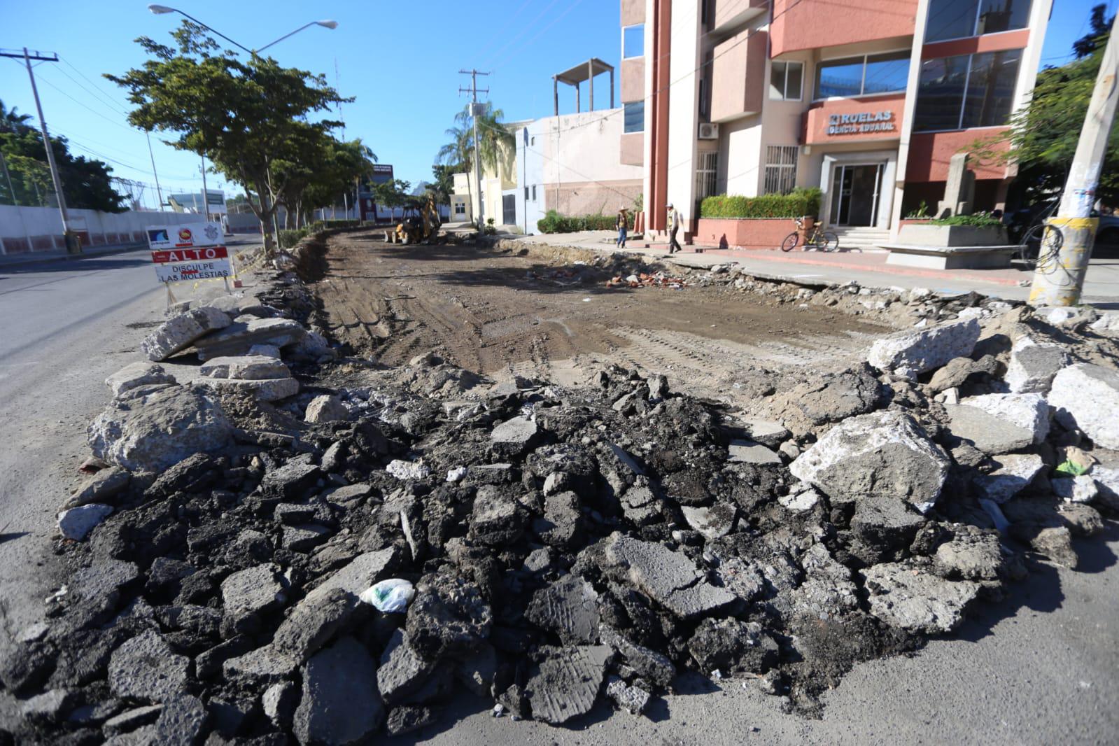$!Faltan intersecciones en rehabilitación al sur de Avenida Emilio Barragán