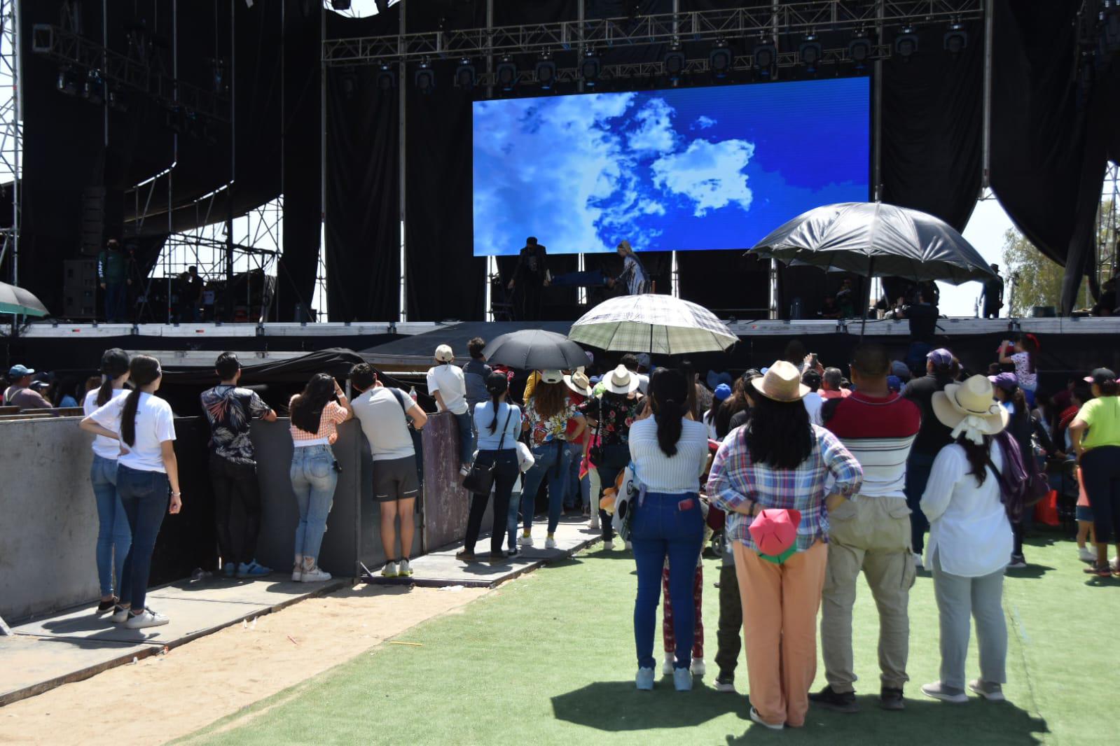 $!Niños celebran en grande en el último día del Festival del Globo en Culiacán
