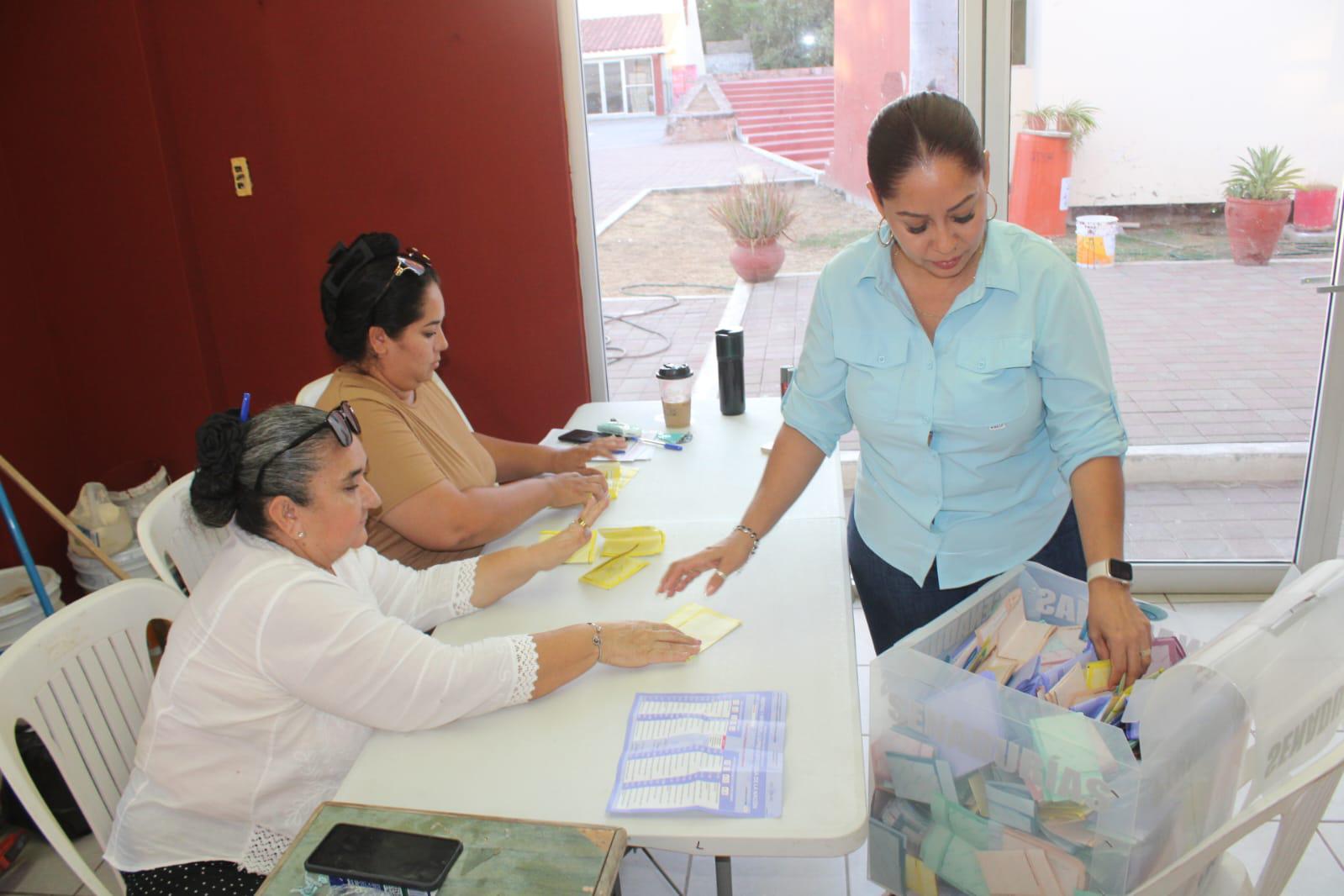 $!Tras cierre de casillas en Rosario, inicia captación de paquetes para su traslado a Mazatlán