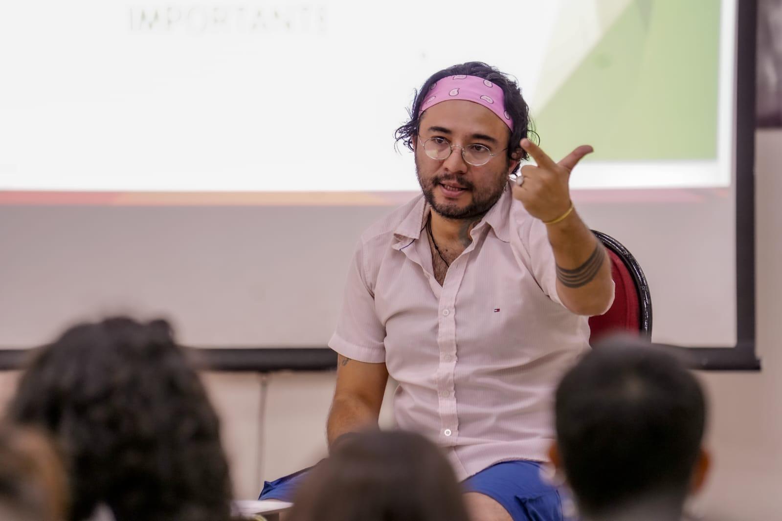 $!Javier Alejandro Pérez se convirtió en artista en el año de 2007.