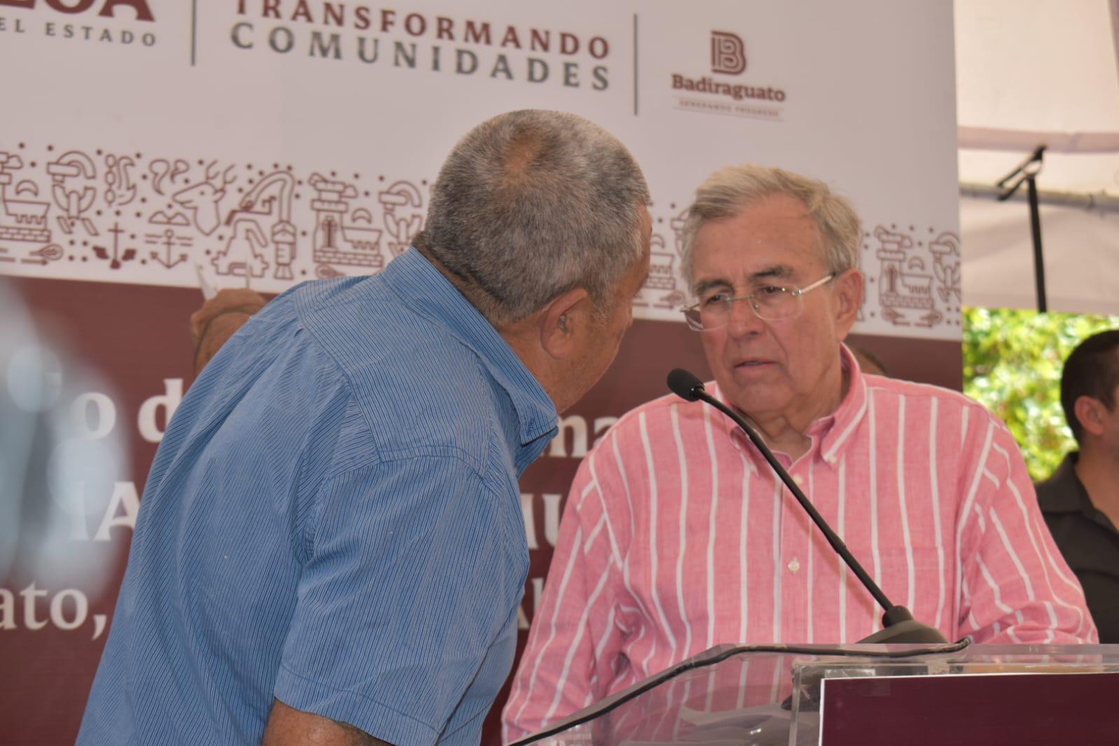 $!Al Gobernador le ‘llueven’ peticiones en Badiraguato
