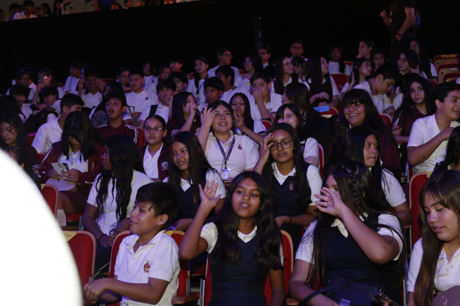 $!Jóvenes sinaloenses promueven una cultura de paz en Suma Fest 2025