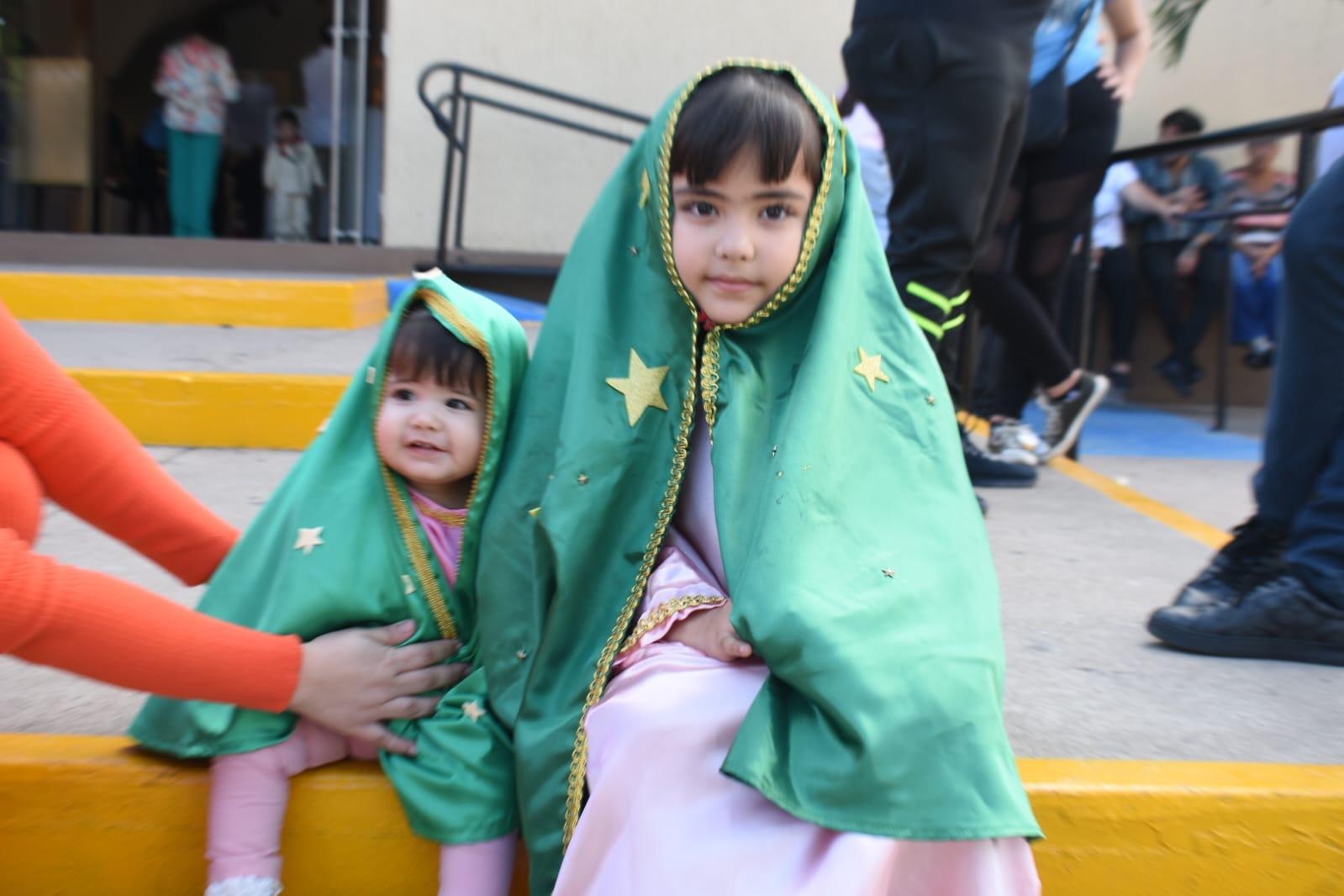 $!Feligreses acuden en familia a ver a la Virgen de Guadalupe en Culiacán