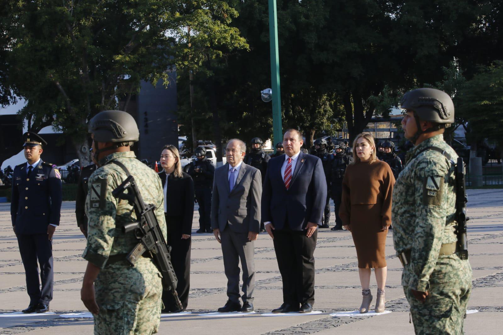 $!Gobierno de Sinaloa rinde homenaje a la Fuerza Aérea Mexicana