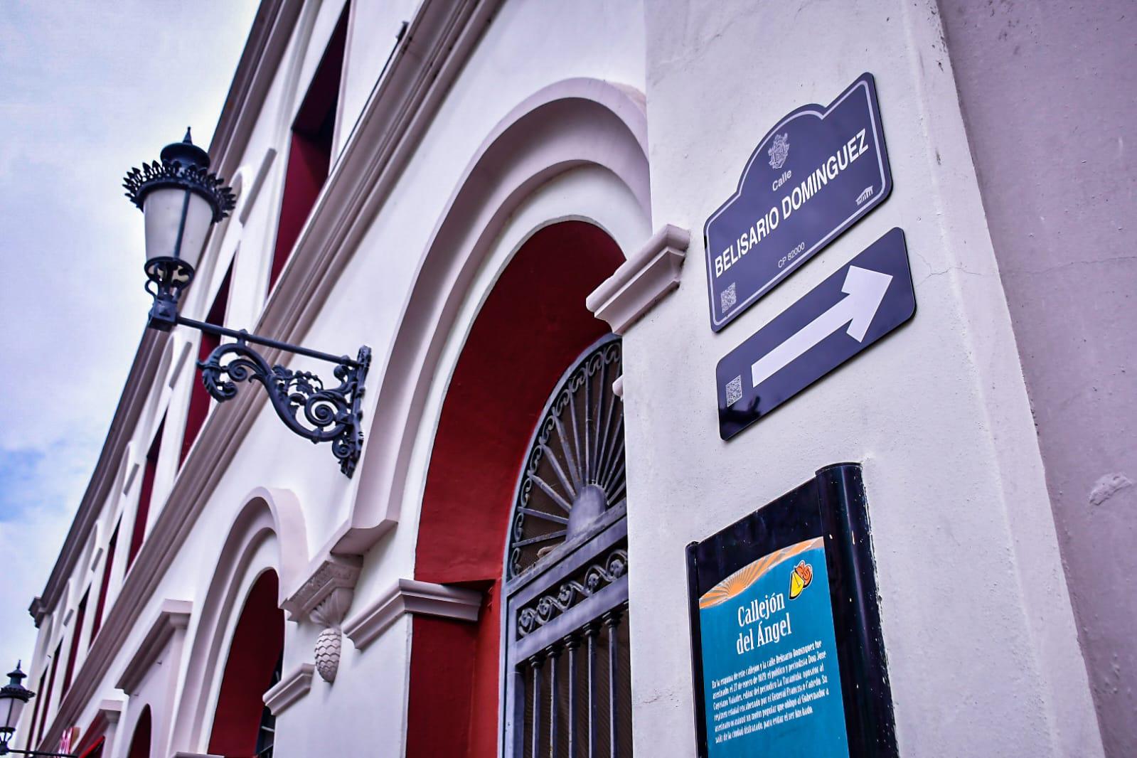 $!Colocan nueva señalética vial y de nomenclatura en el Centro Histórico de Mazatlán