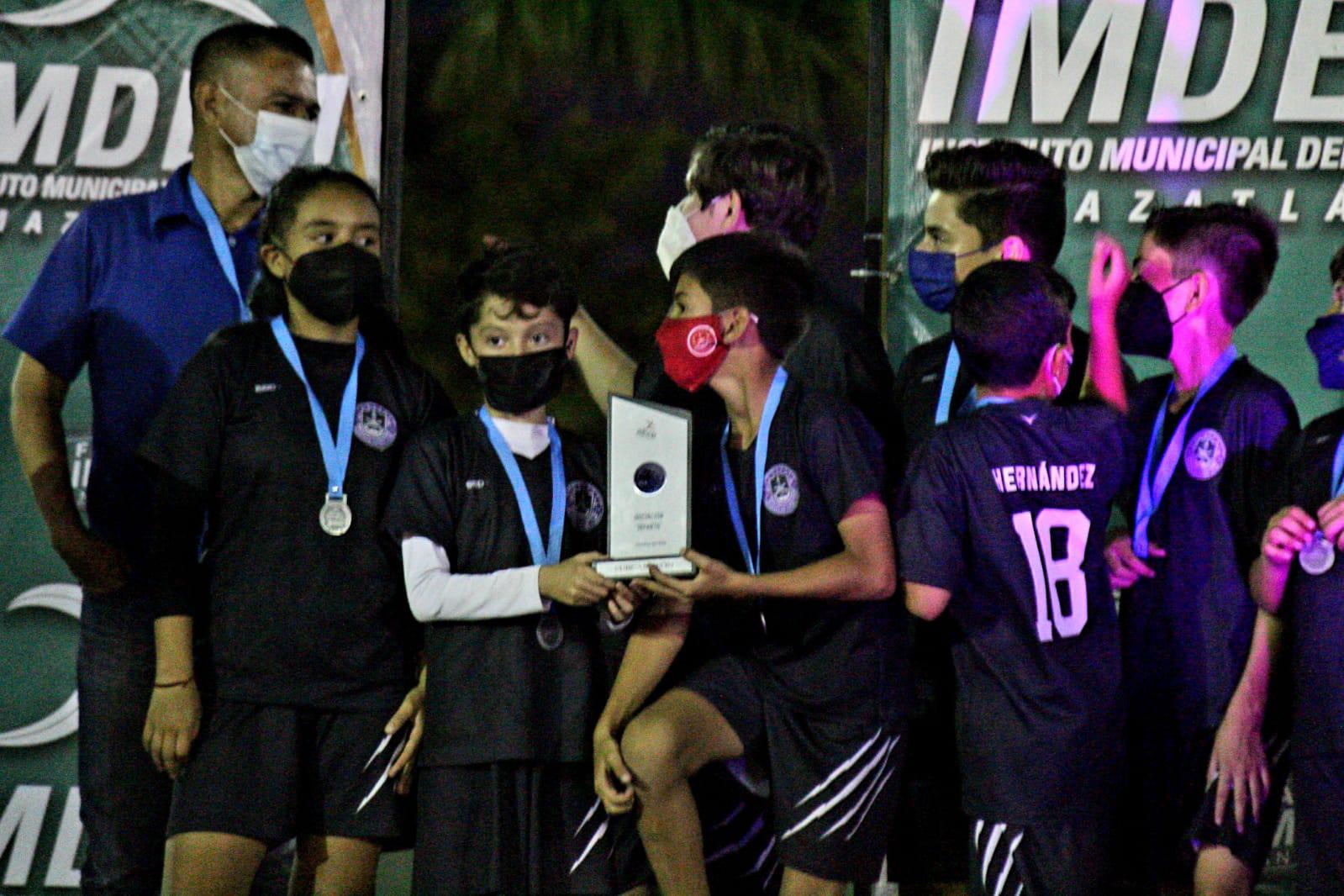 $!Liga Imdem de Futbol baja su telón con ceremonia de premiación