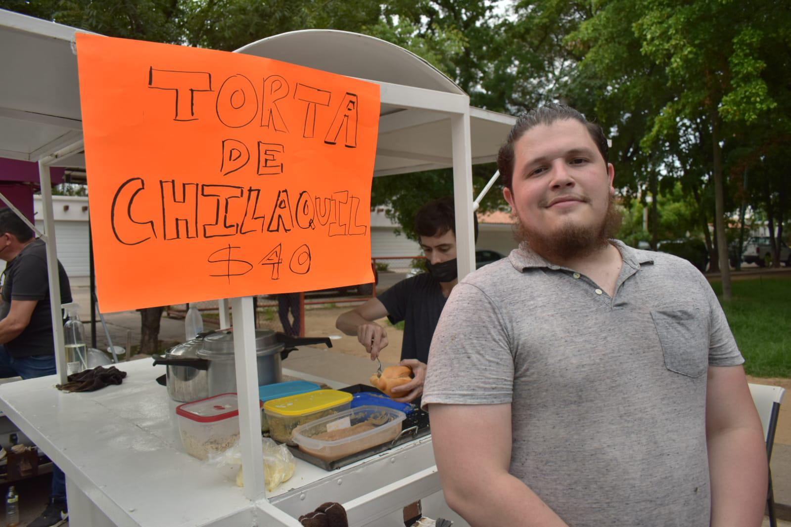 $!Llega el sabor chilango a Culiacán: Hernán abre puesto de tortas de chilaquiles