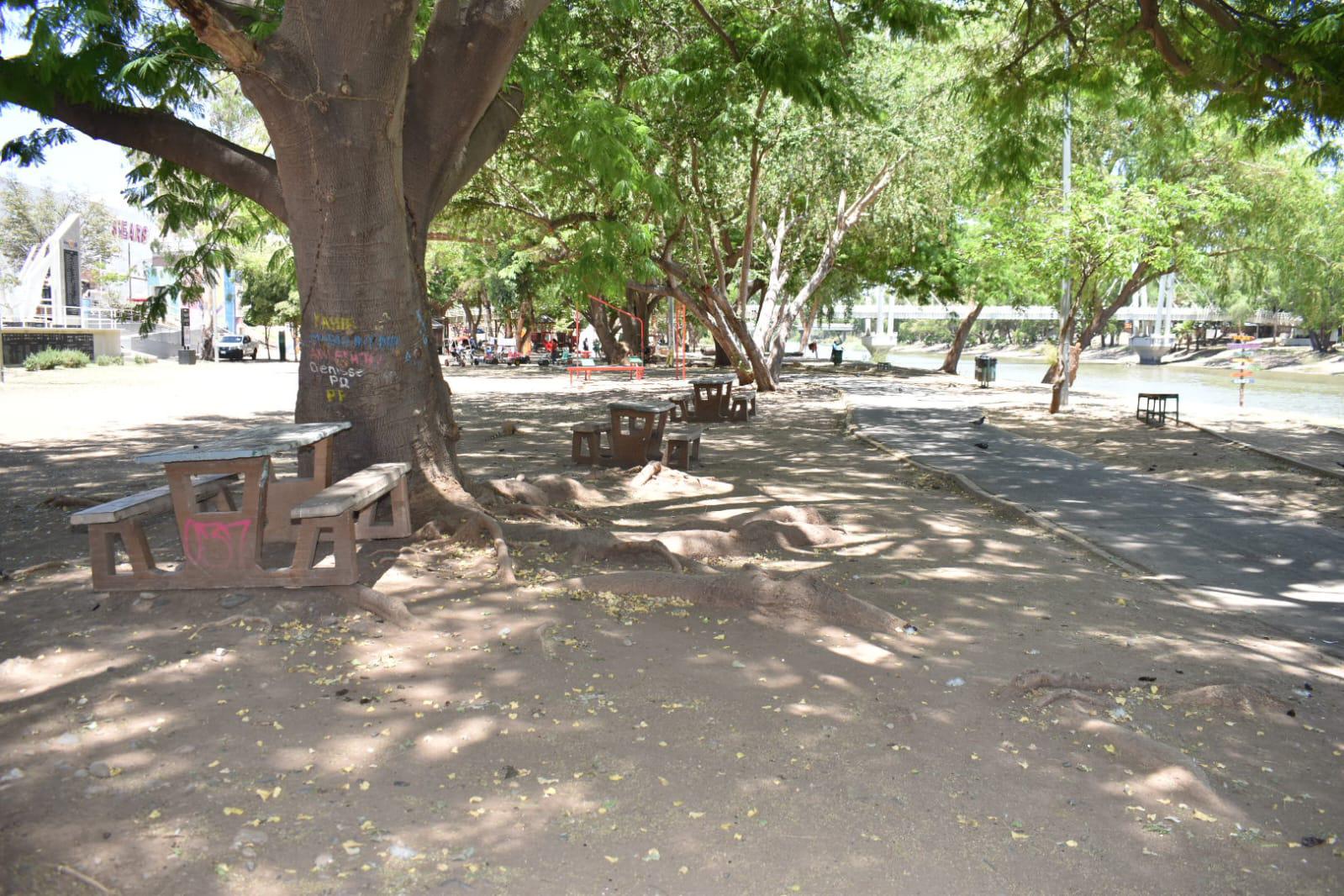 $!Ante el calor, parques de Culiacán presentan baja asistencia