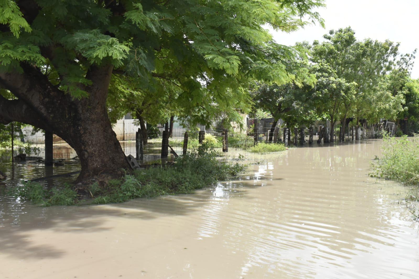 $!Lluvia de madrugada deja daños en campo San Rafael, Costa Rica; vecinos se niegan a evacuar