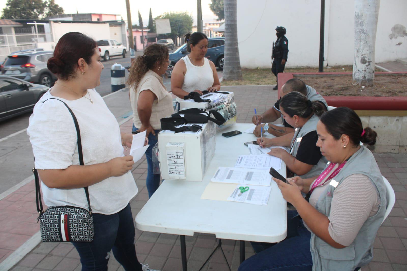 $!Tras cierre de casillas en Rosario, inicia captación de paquetes para su traslado a Mazatlán