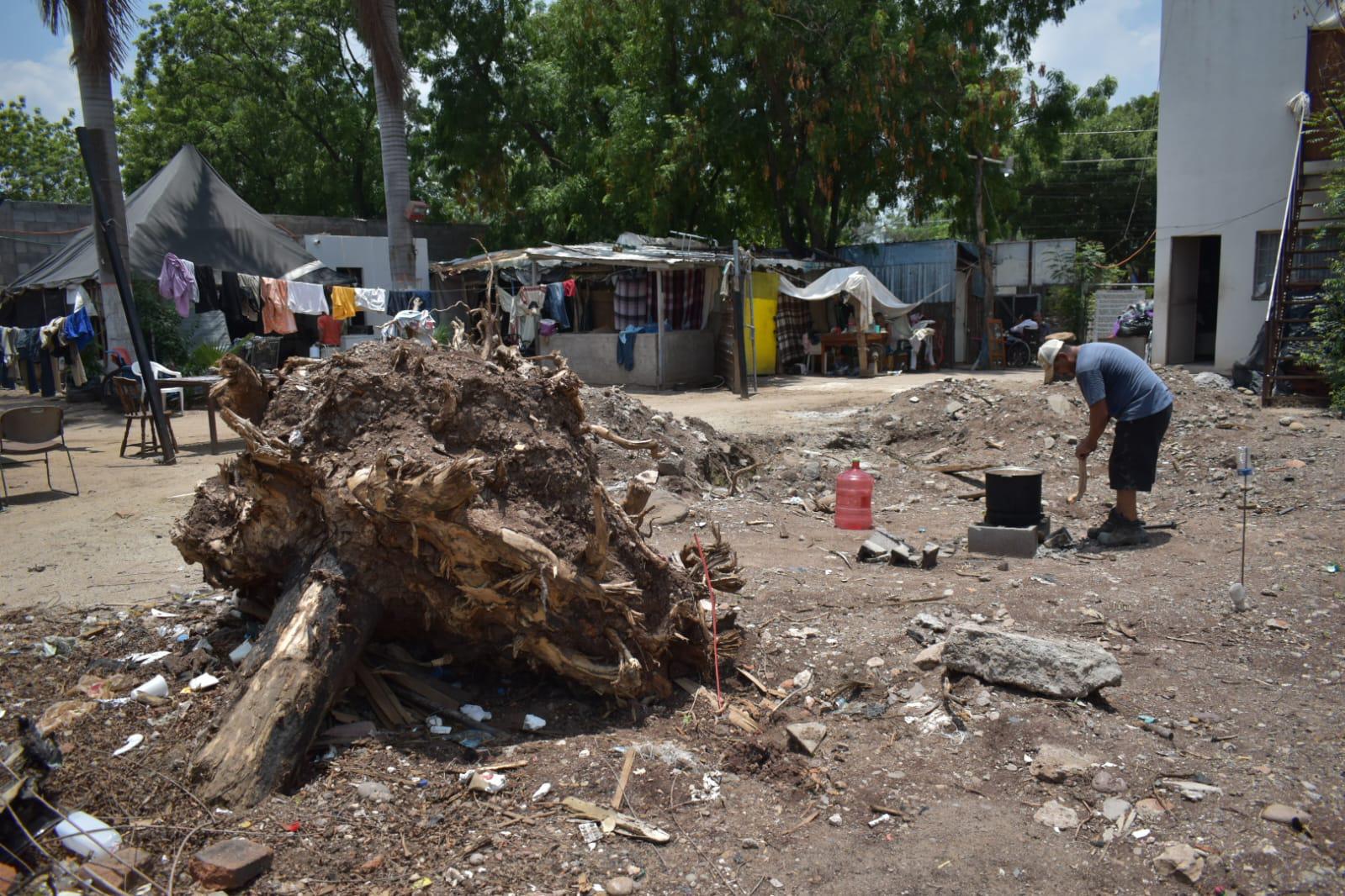 $!En Culiacán, abuelitos del refugio El Buen Samaritano duermen en la intemperie; solicitan apoyos