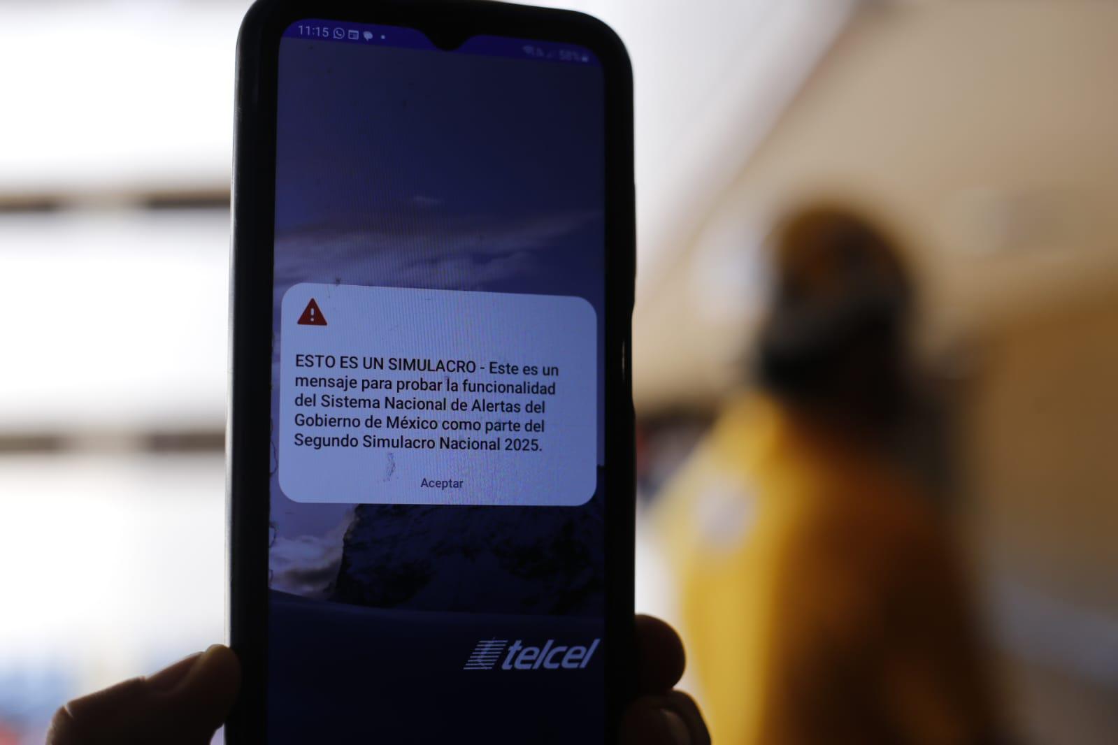 $!Evacuan Palacio de Gobierno de Sinaloa en 6 minutos y 35 segundos por simulacro nacional de sismo