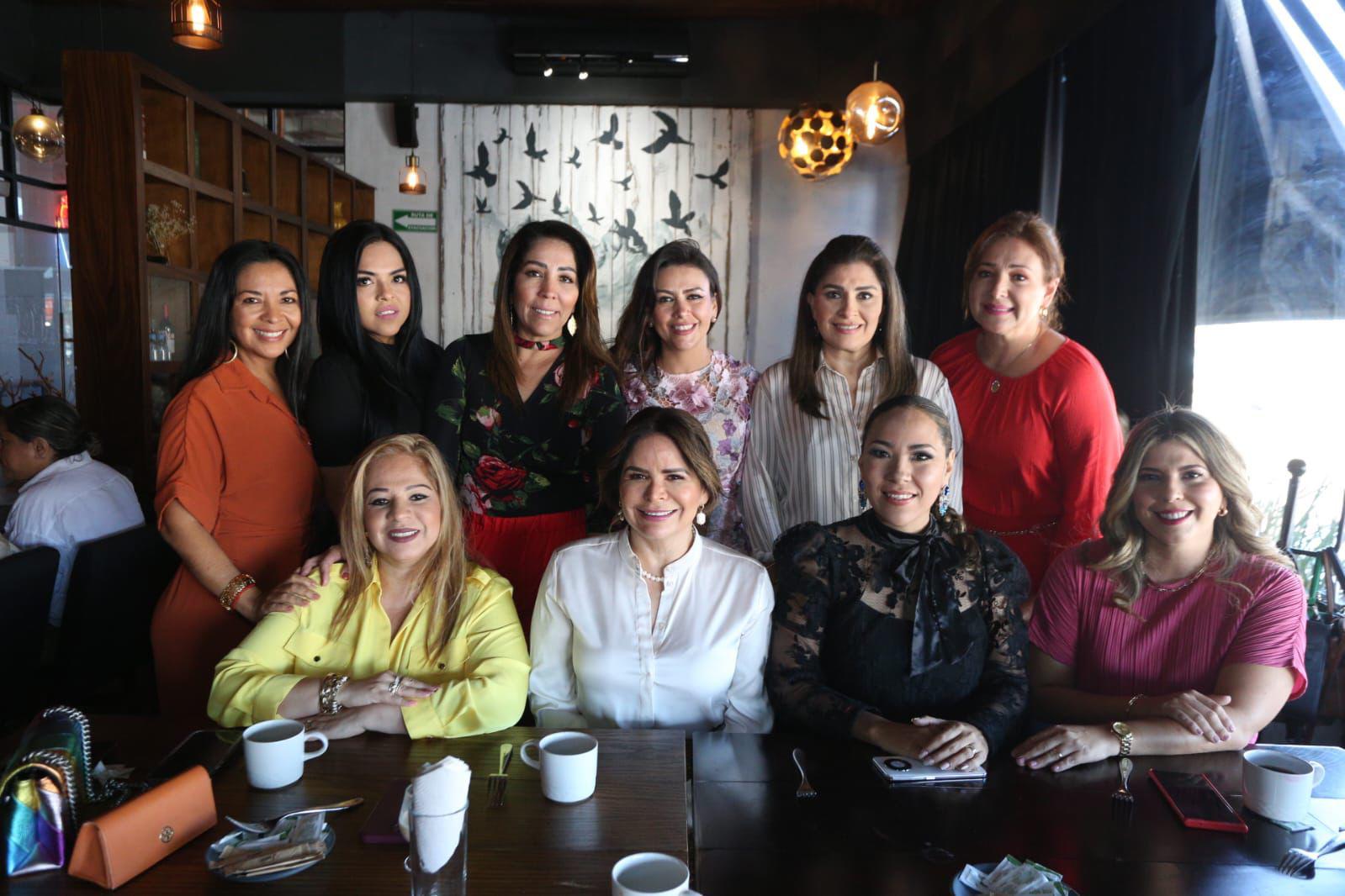 $!Lluvia Villa, Mary Cinthia Sáinz, Victoria Osuna, Berenice Rodríguez, Jackie Morales, Mónica Ríos, Emily Rodríguez, Gaby Peña Chico, Elsa Rendón y Eddali Osuna.