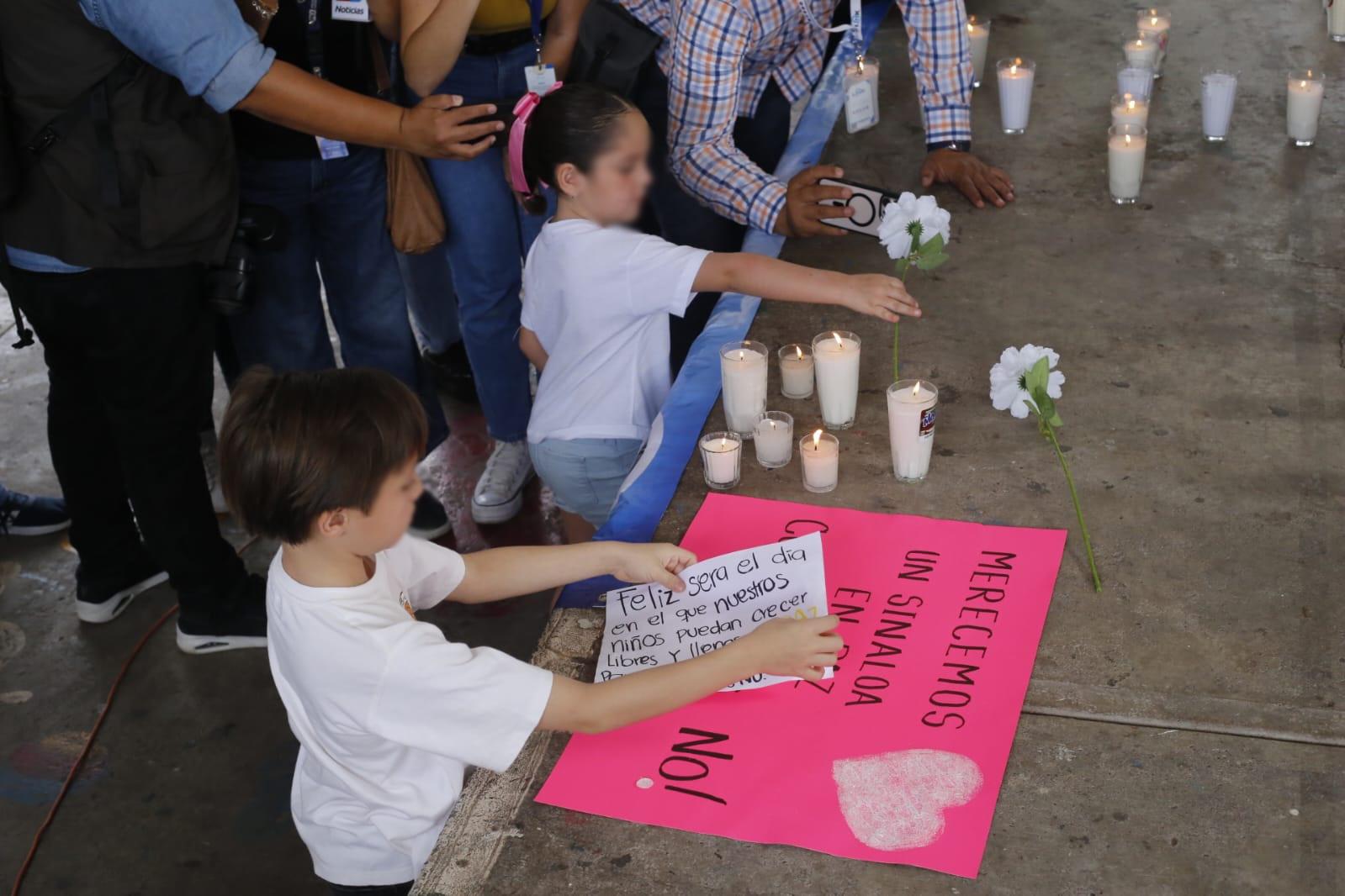 $!‘Yo no tendría que pedir justicia por una compañera’; en Culiacán, niños y niñas se manifiestan por el asesinato de Alexa y Leidy