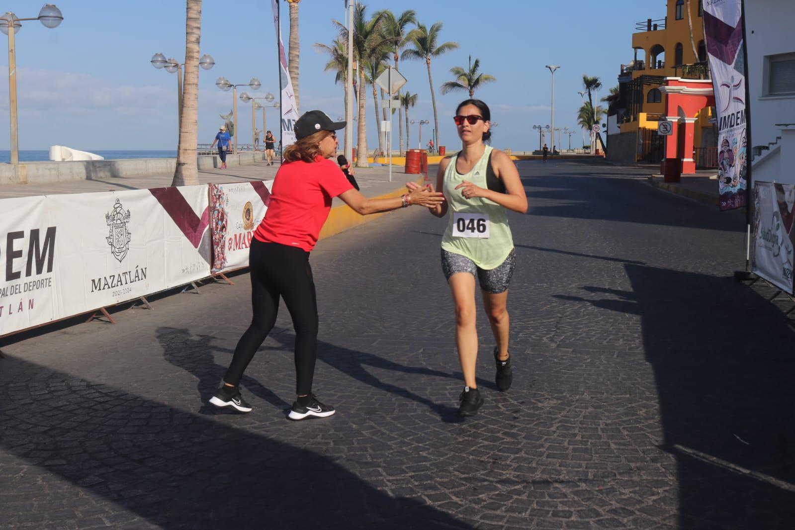 $!Corren comunicadores en Pedestre Saúl Guevara