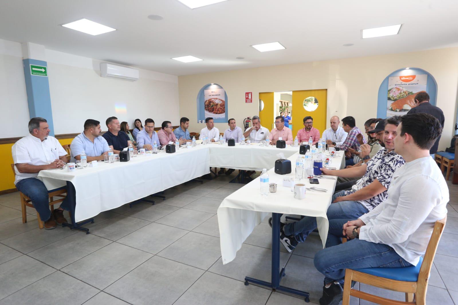 $!Canirac ofrece apoyo al Alcalde de Mazatlán para programas sociales